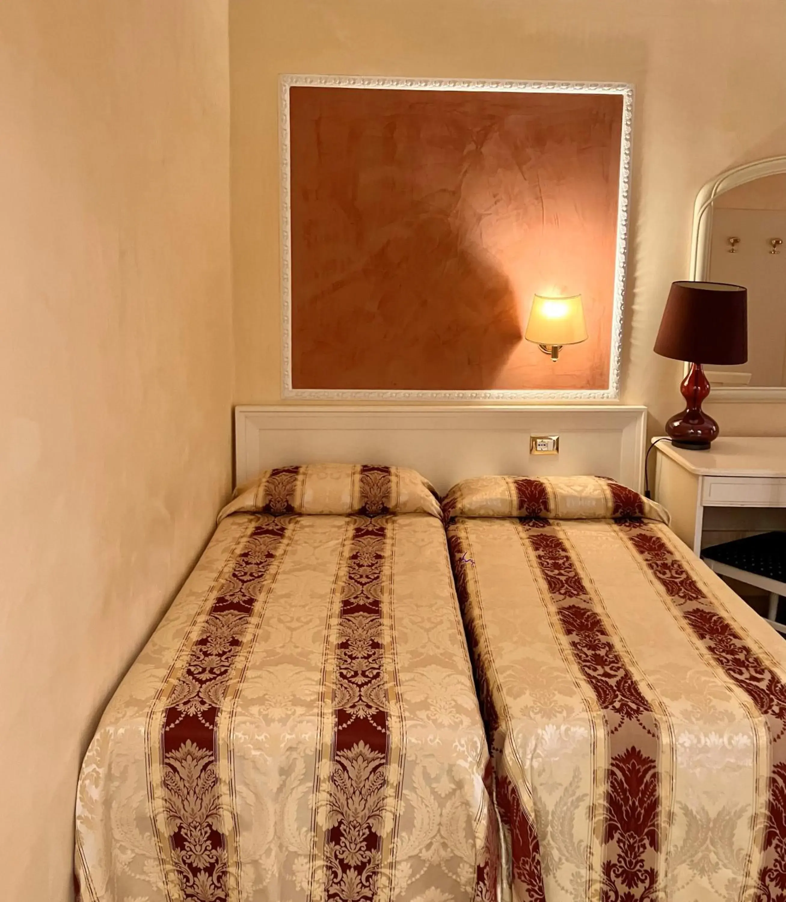 Bed in Hotel Erdarelli