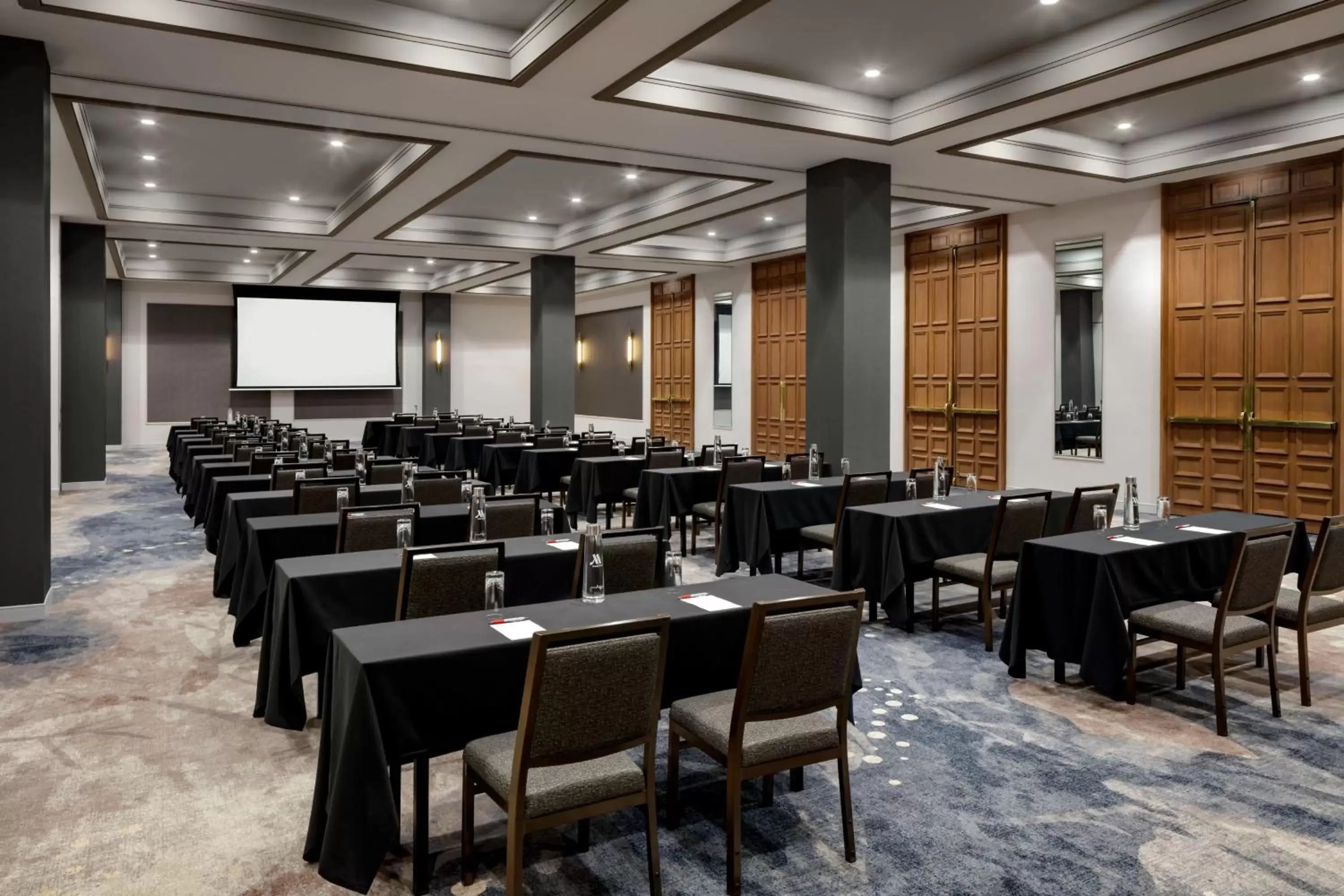 Meeting/conference room in Montreal Marriott Chateau Champlain