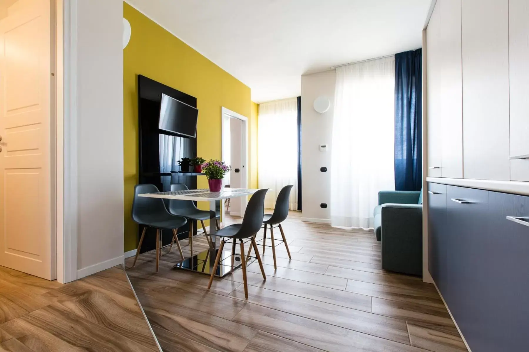 Dining Area in Aparthotel Isola