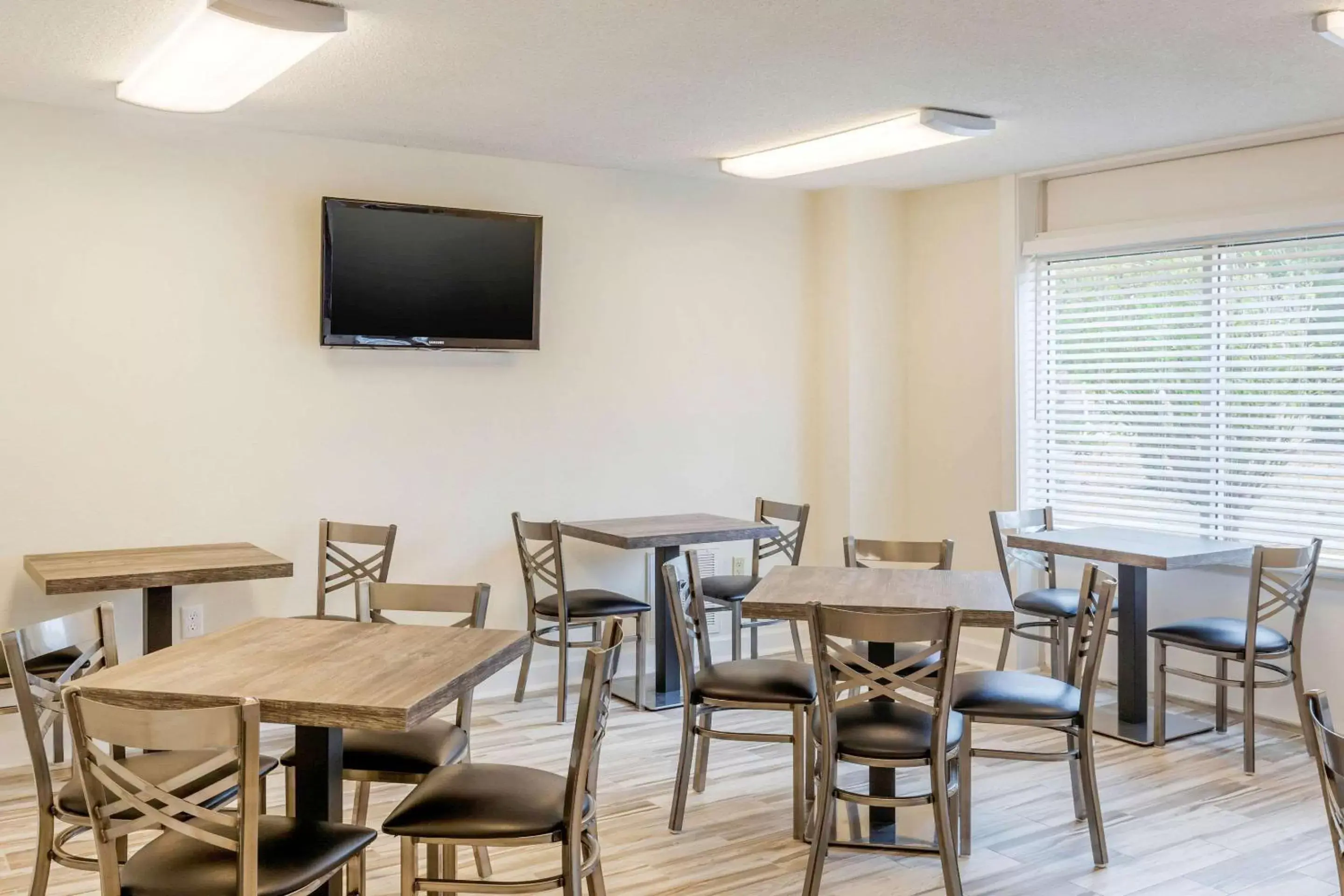 Restaurant/Places to Eat in Quality Inn & Suites Apex-Holly Springs