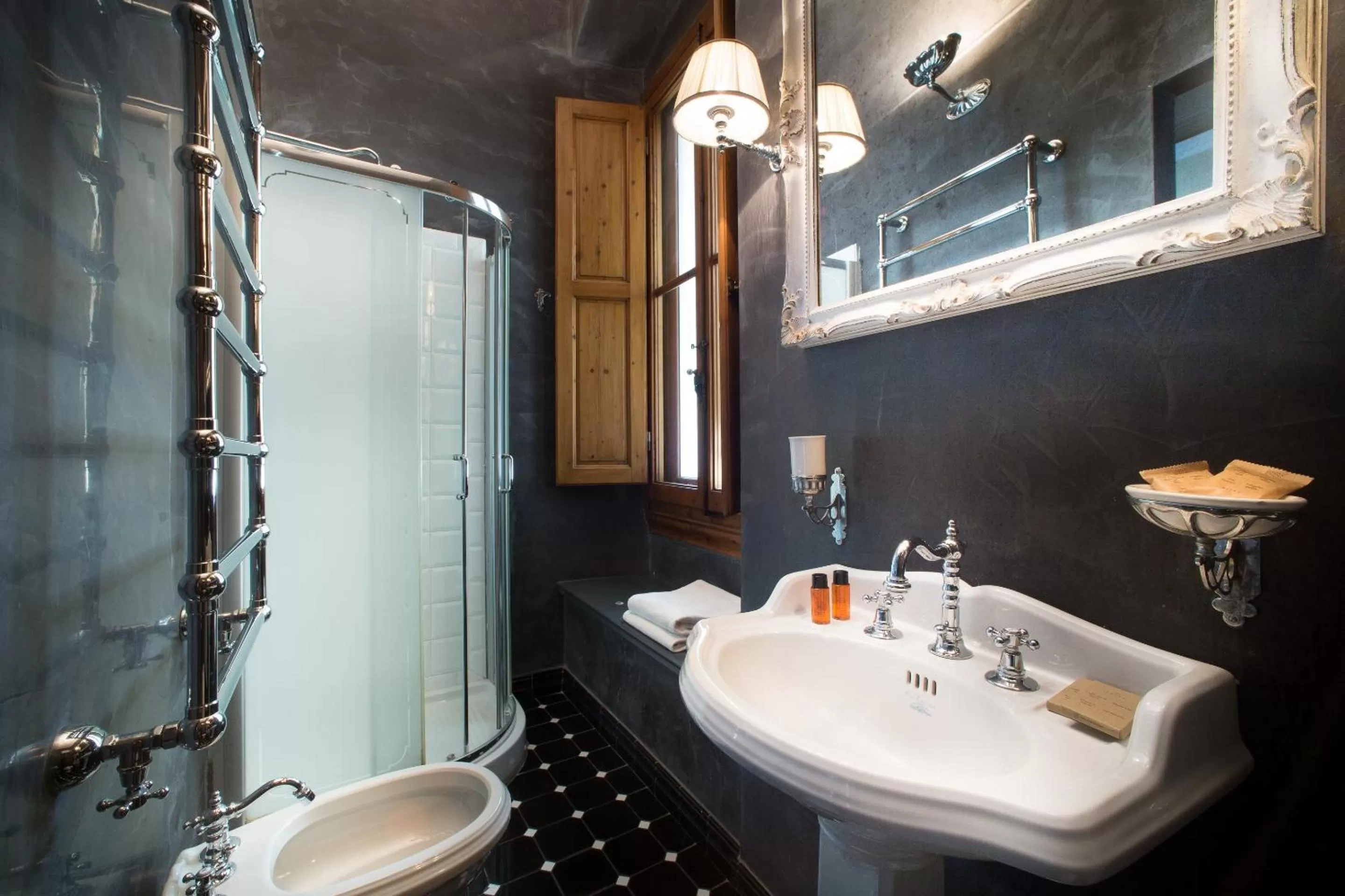 Shower in Il Marzocco Boutique B&B