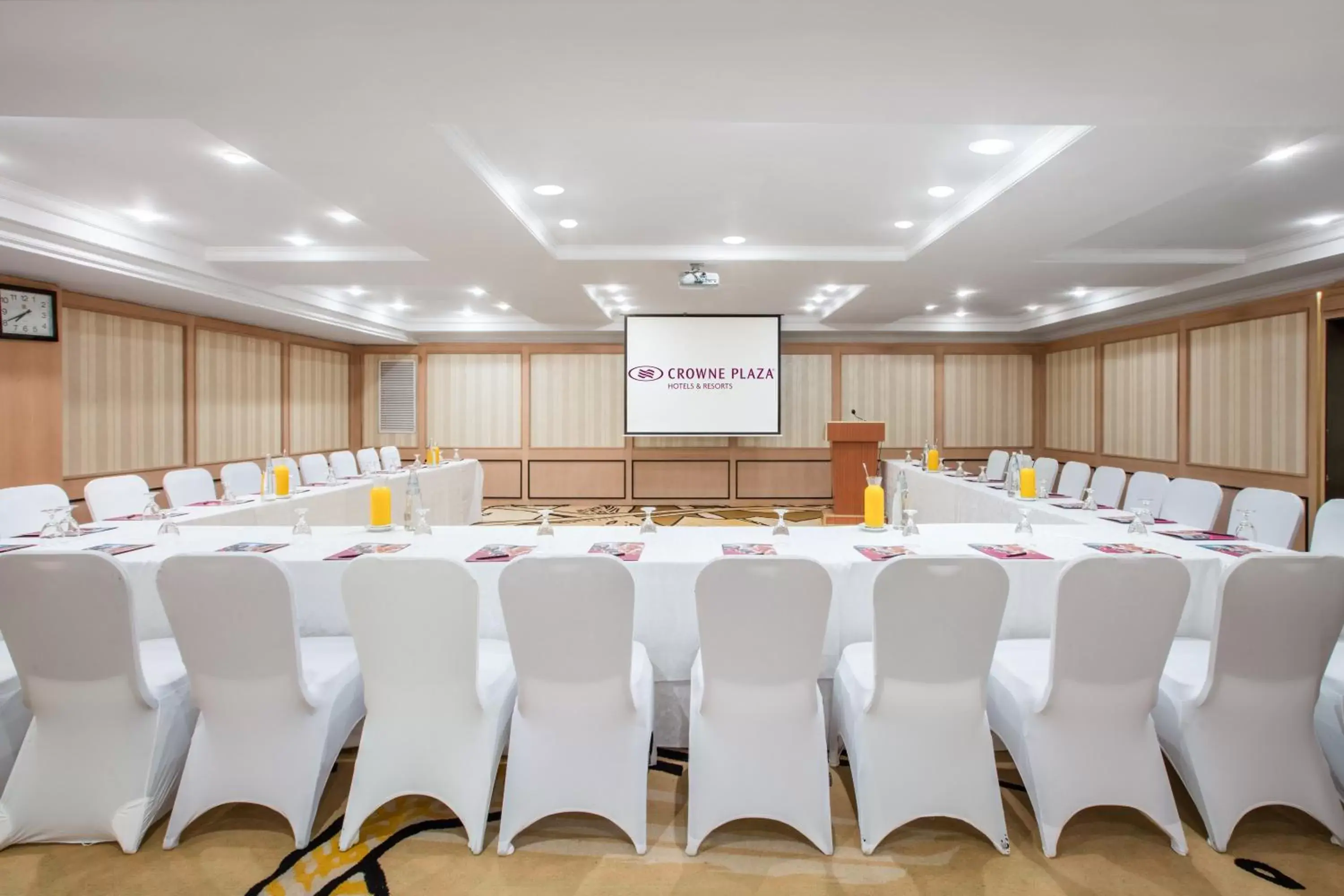 Meeting/conference room in Crowne Plaza Tel Aviv Beach, an IHG Hotel