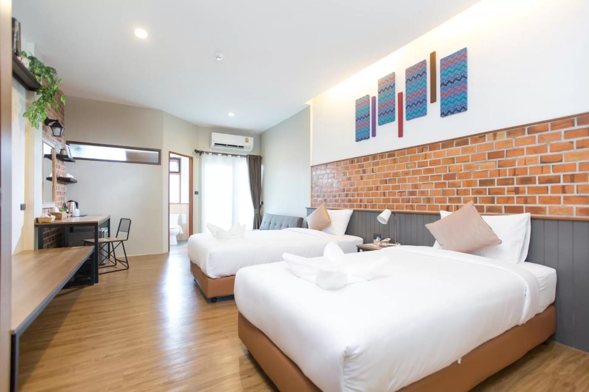 Bed in The Old City Wall Inn