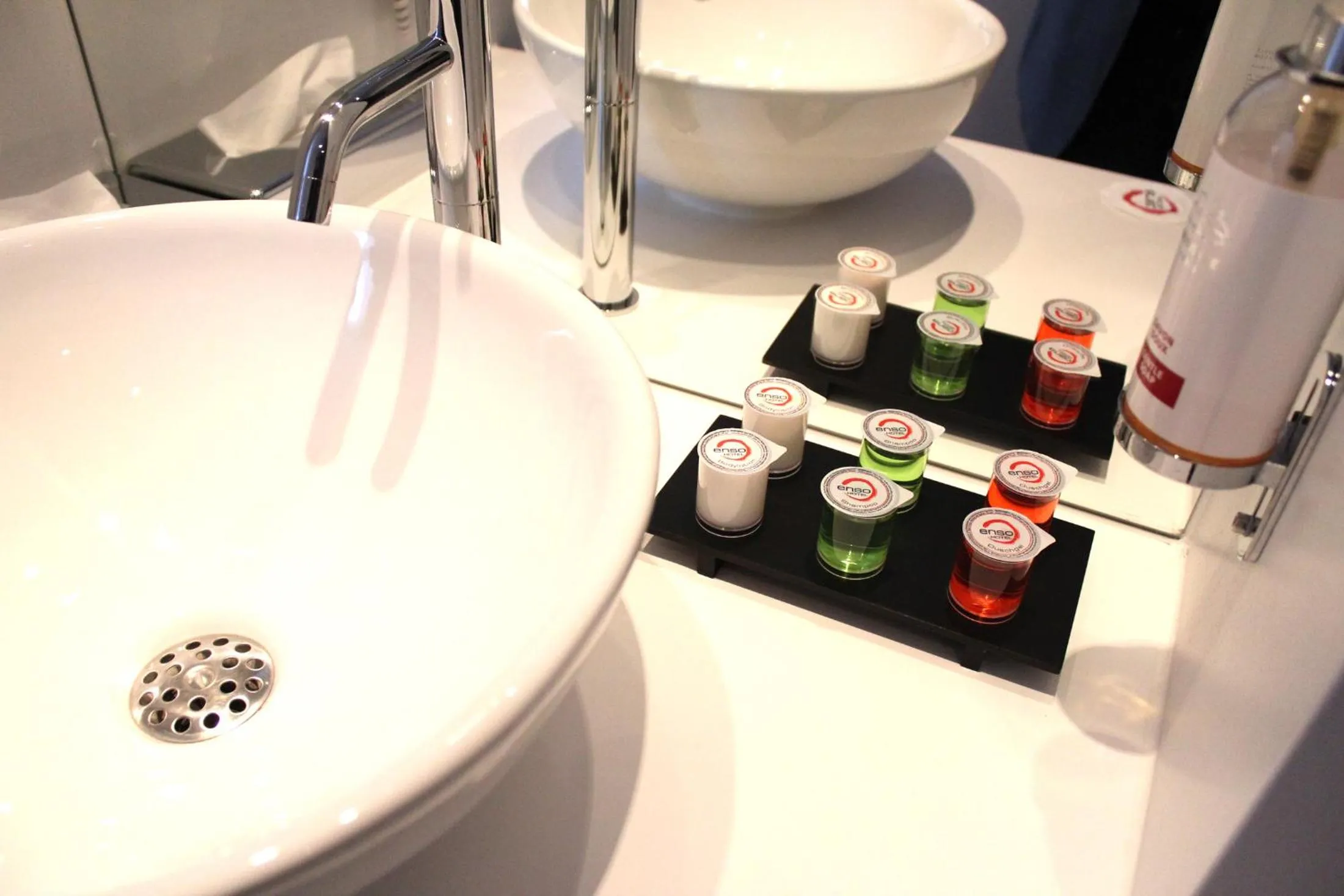 Bathroom in enso Hotel