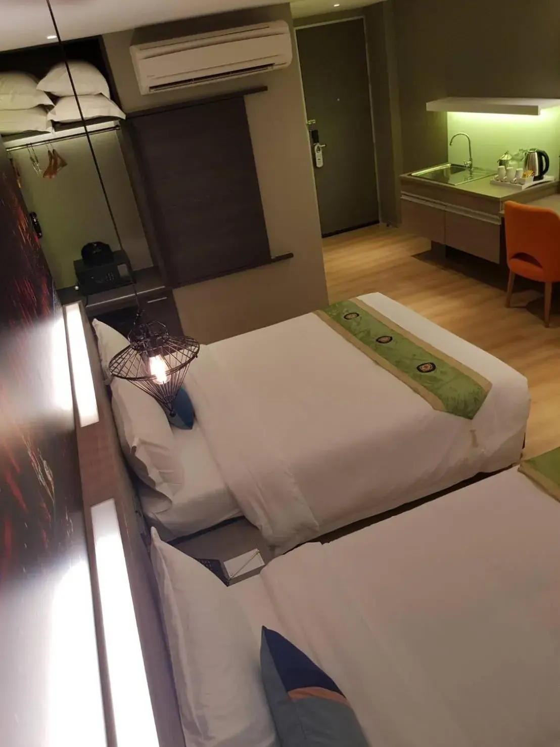 Bed in Bizotel Premier Hotel & Residence