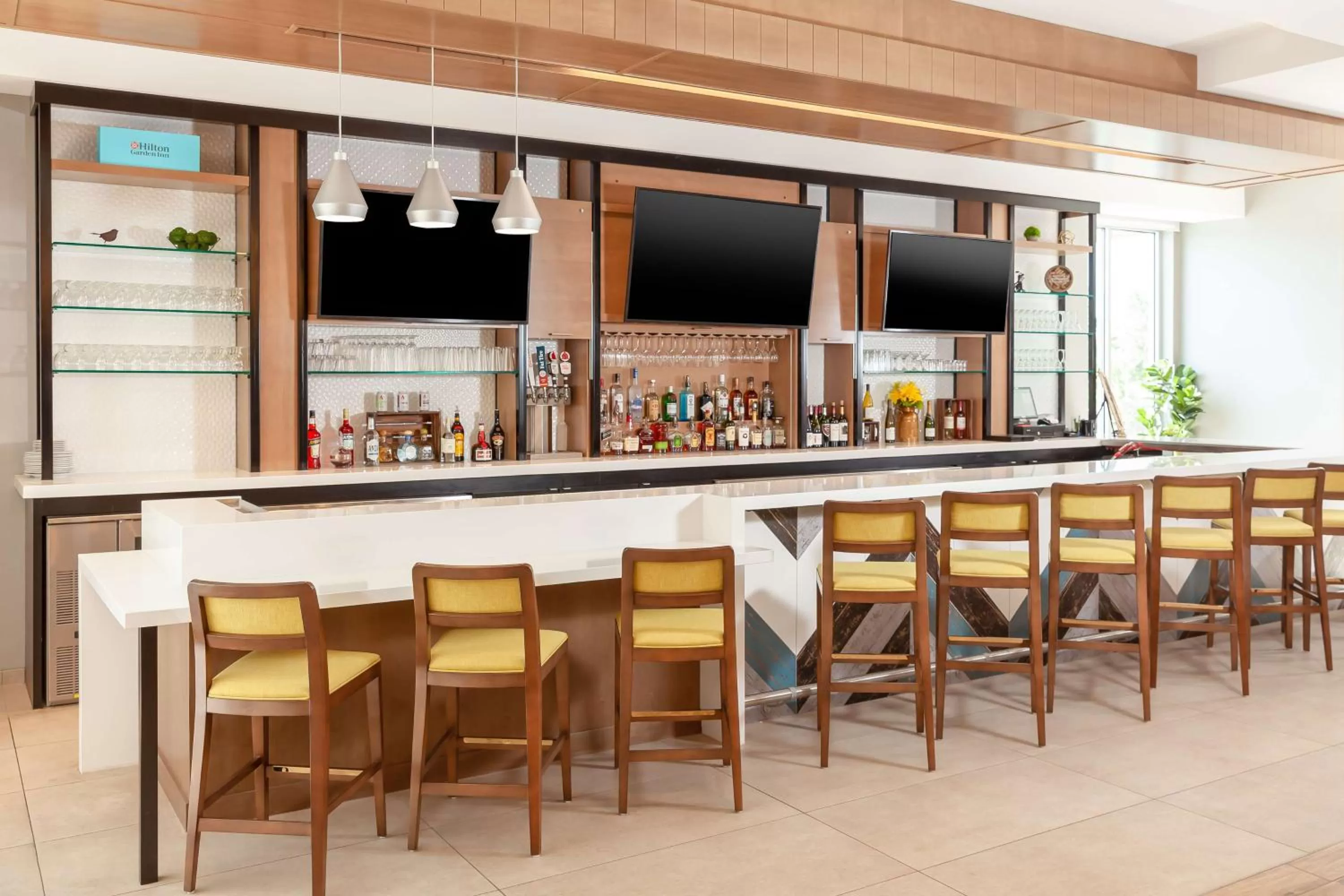 Lounge or bar in Hilton Garden Inn Broomfield Boulder