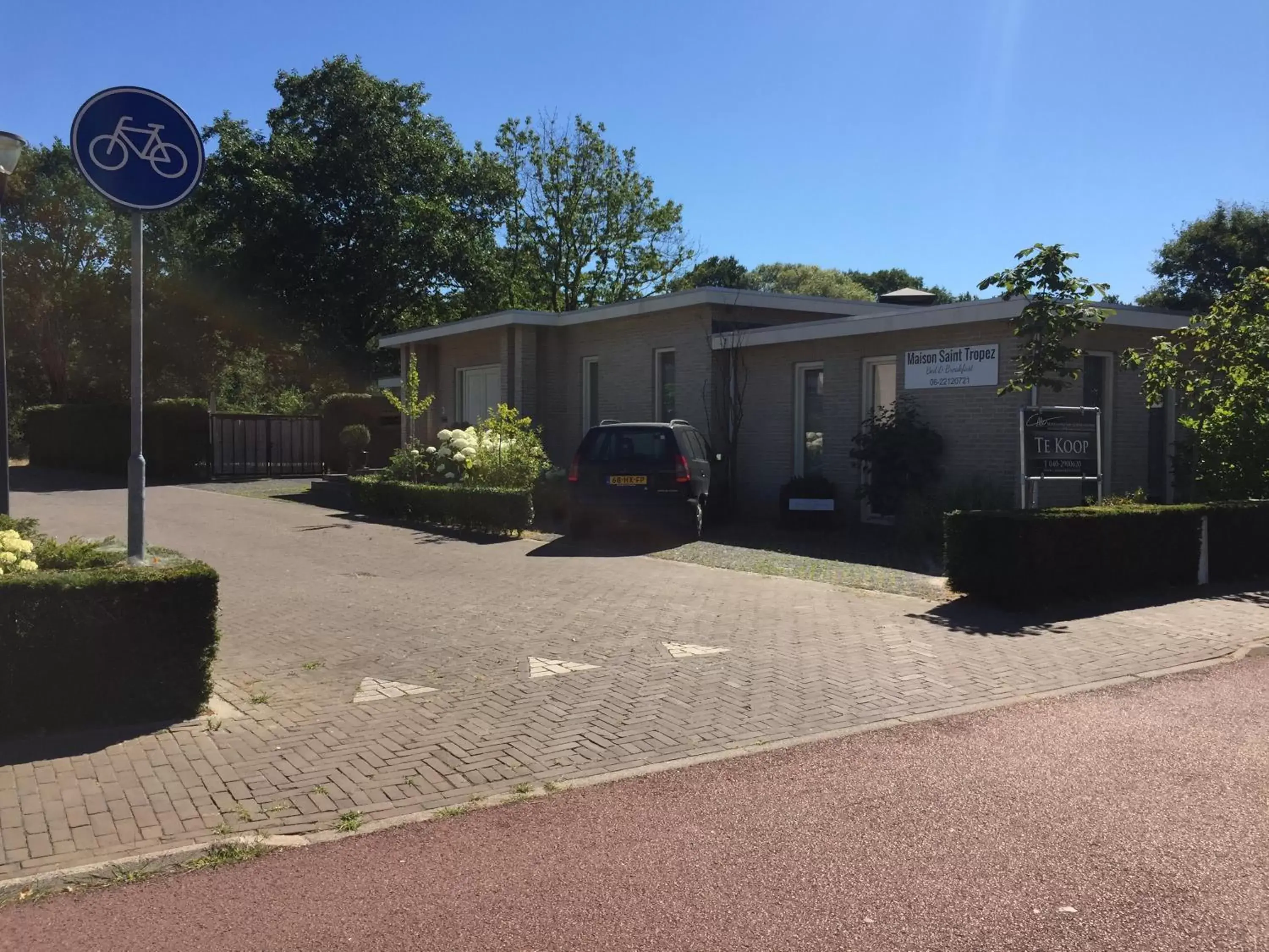 Facade/entrance, Property Building in B&B Maison Saint Tropez Eindhoven