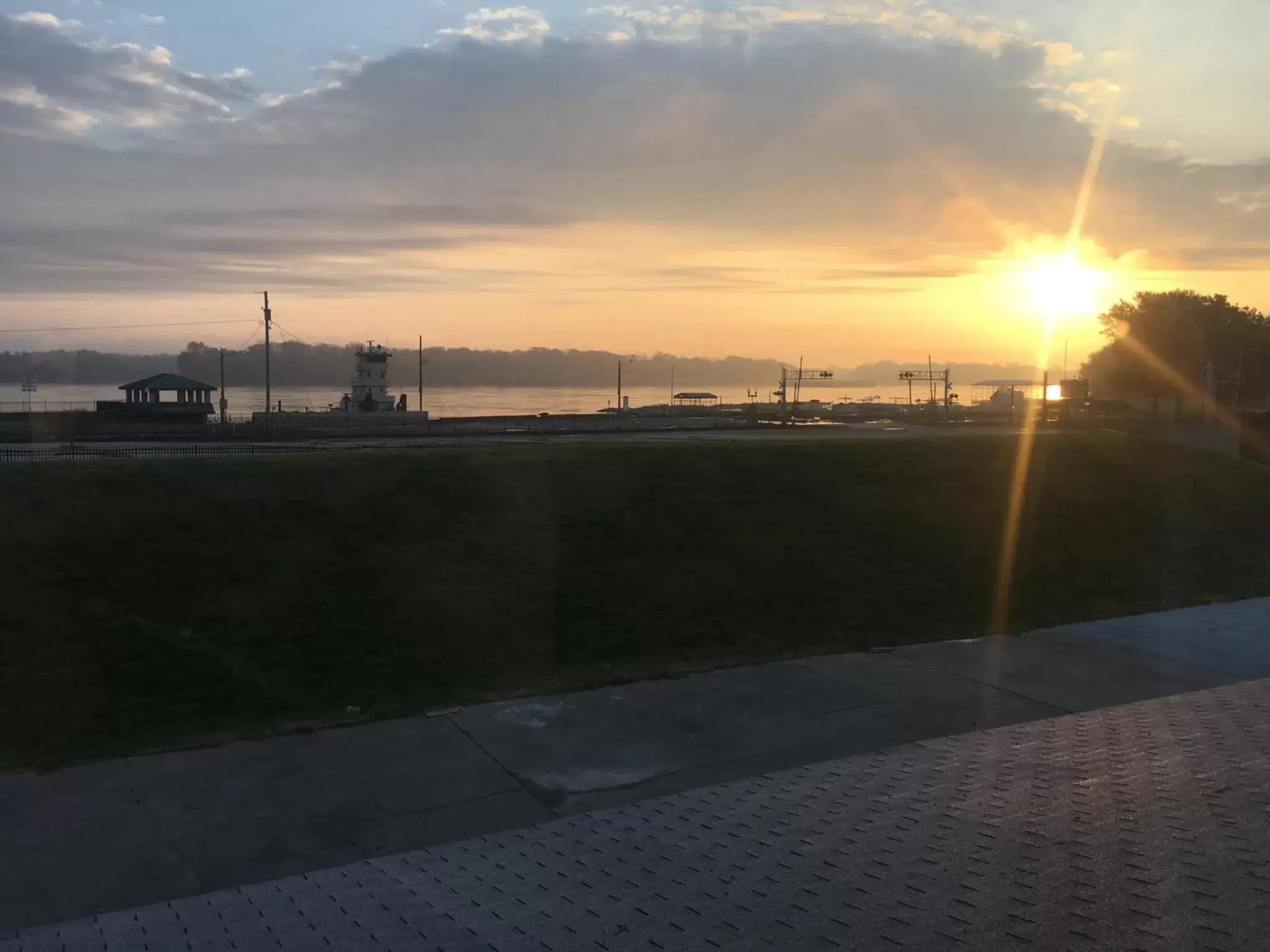 Riverside inn hannibal Riverside inn hannibal