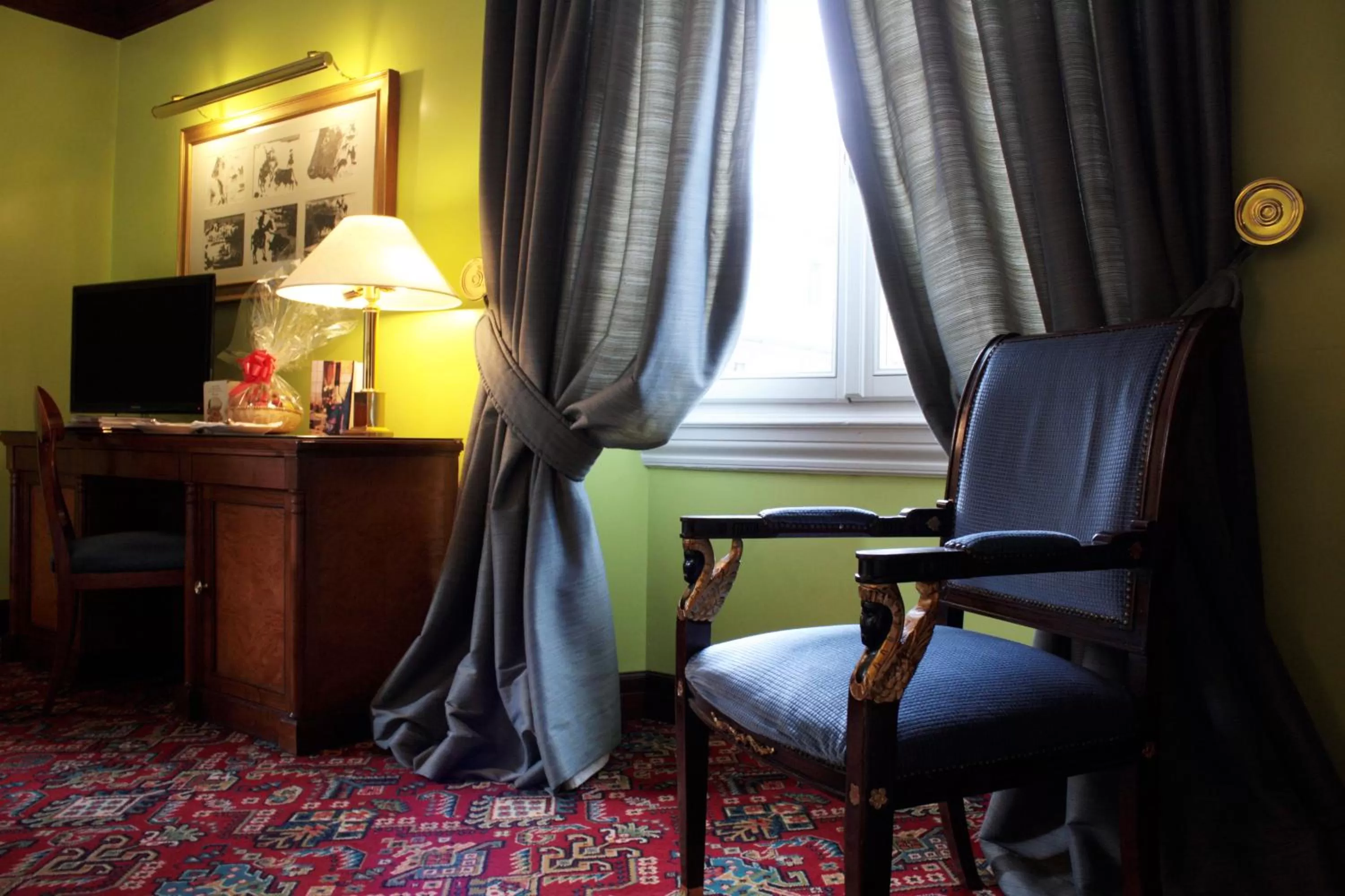 TV and multimedia in Hotel Albani Firenze