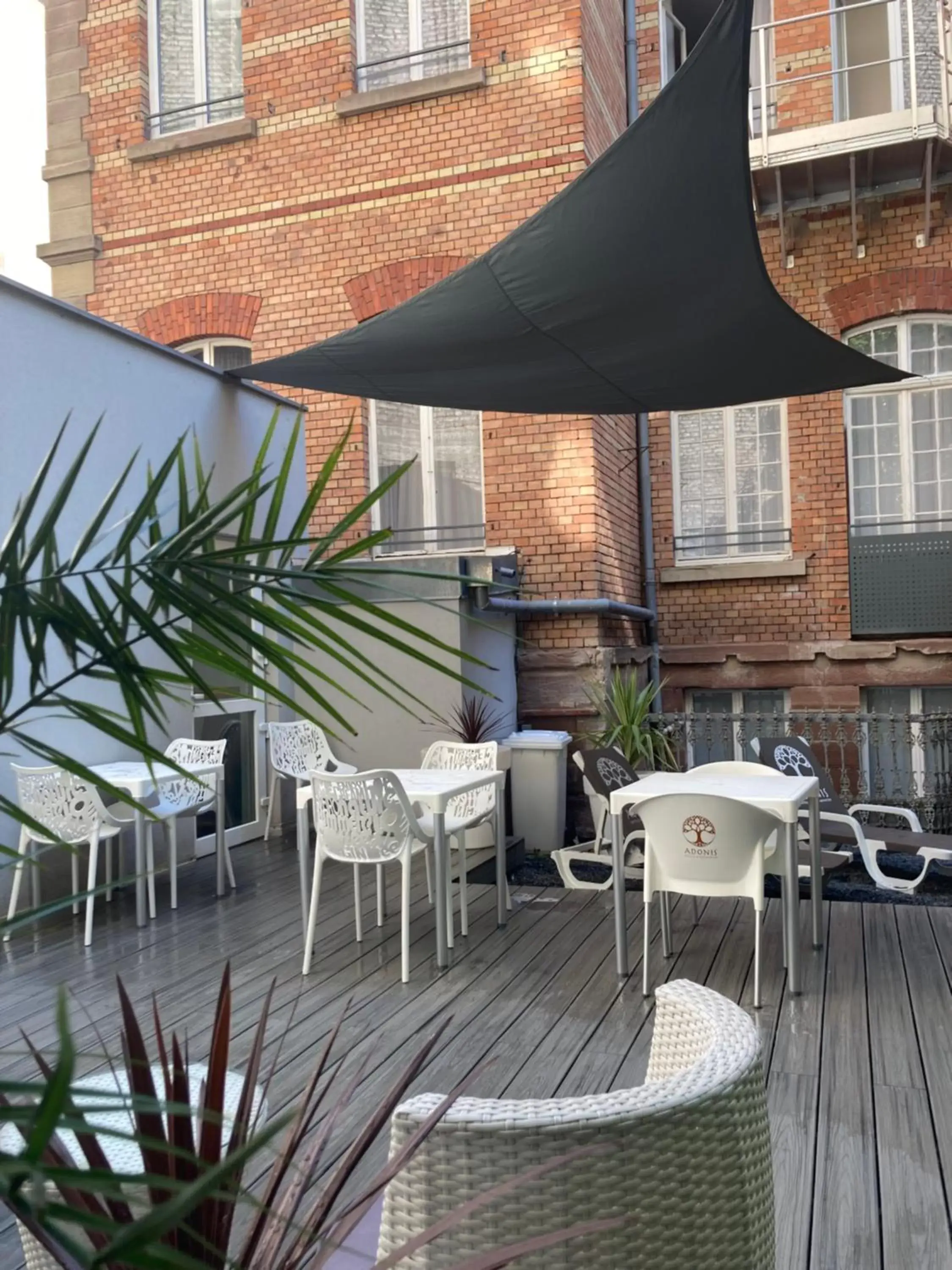 Patio, Restaurant/Places to Eat in Adonis Hotel Strasbourg