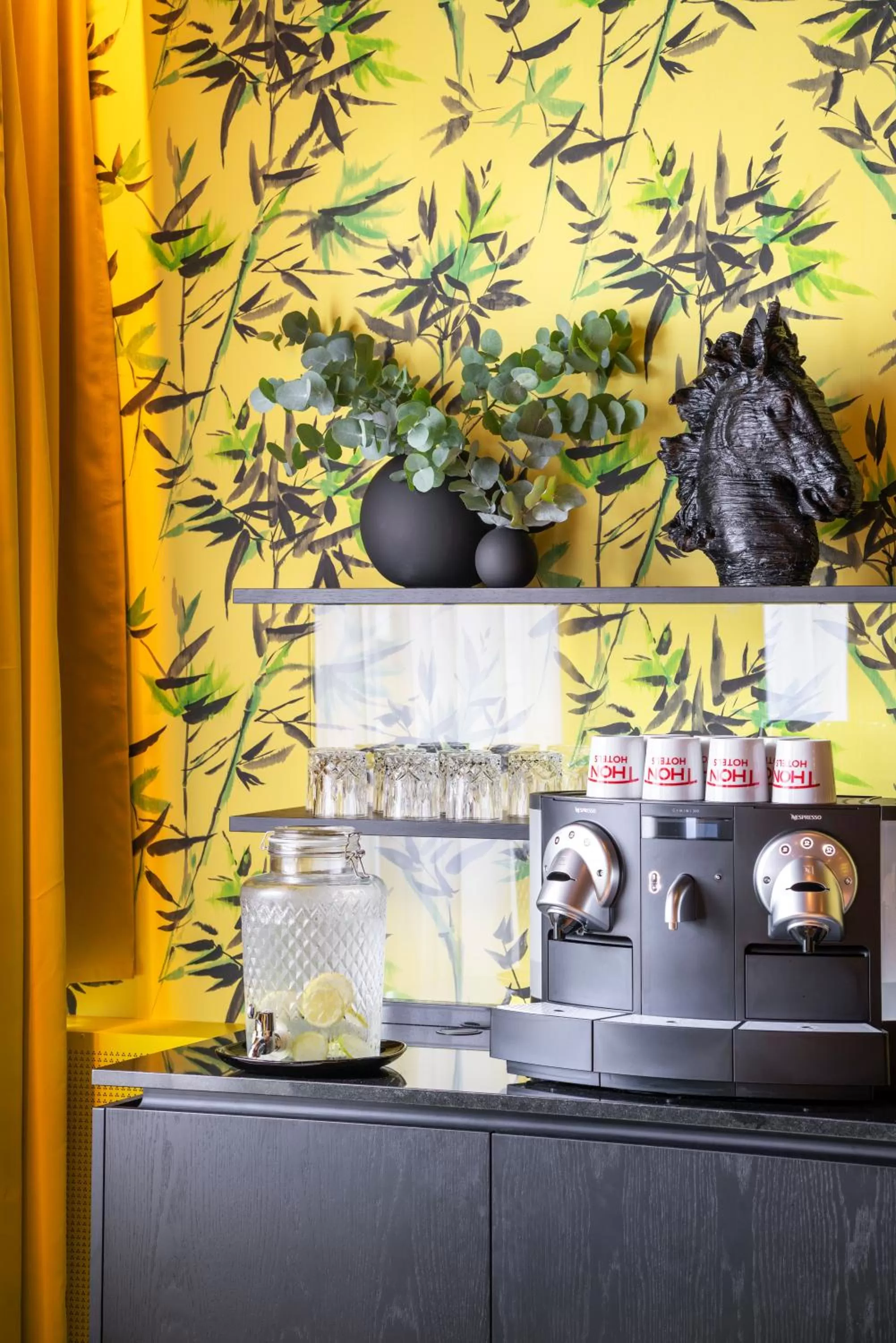 Coffee/tea facilities in Thon Hotel Moldefjord