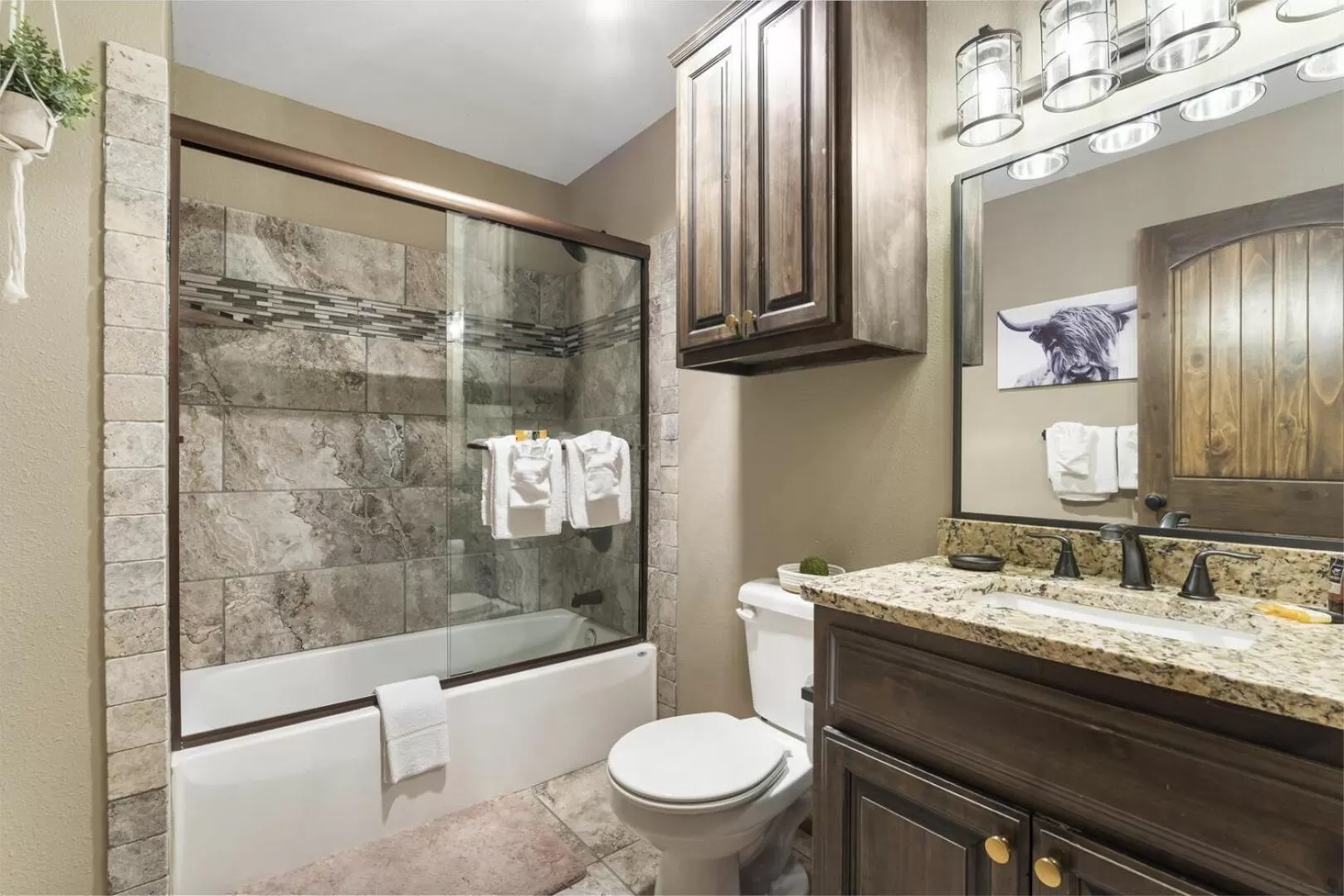 Bathroom in Table Rock Resorts at Indian Point