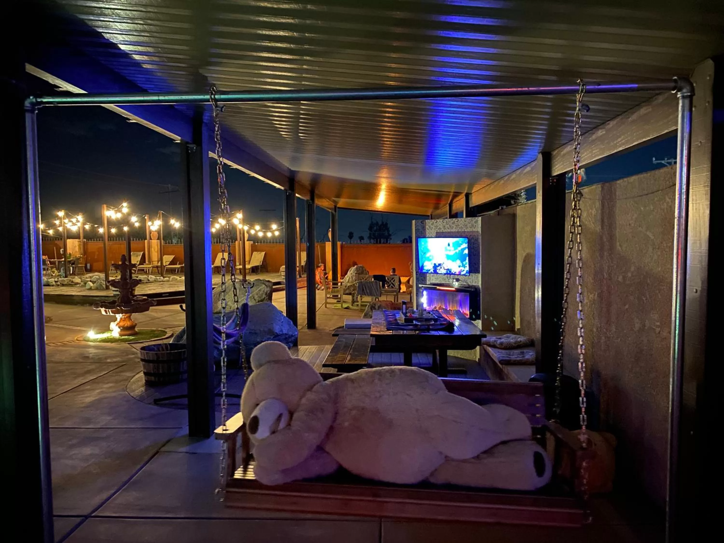 Communal lounge/ TV room in MI KASA HOT SPRINGS 420,Adults Only, Clothing Optional