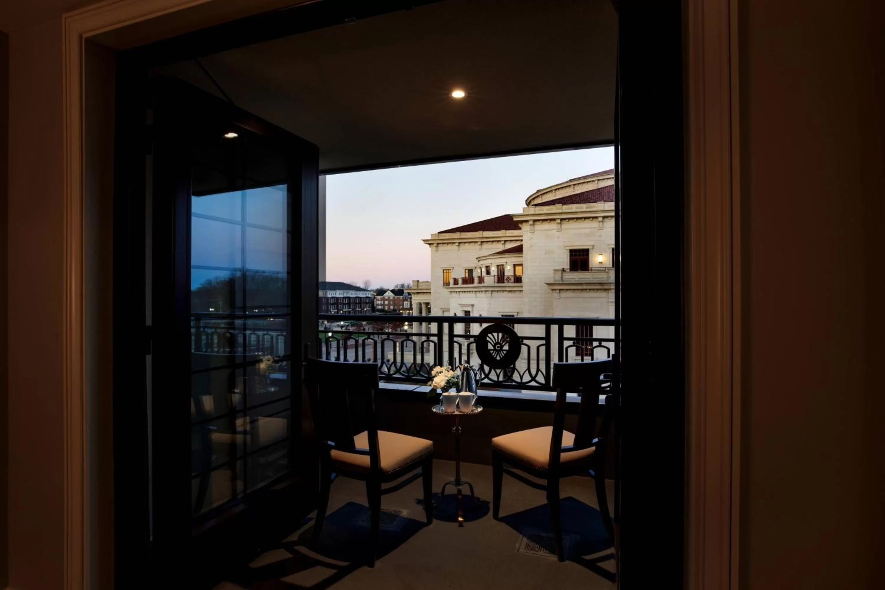 Photo of the whole room in Hotel Carmichael, Autograph Collection