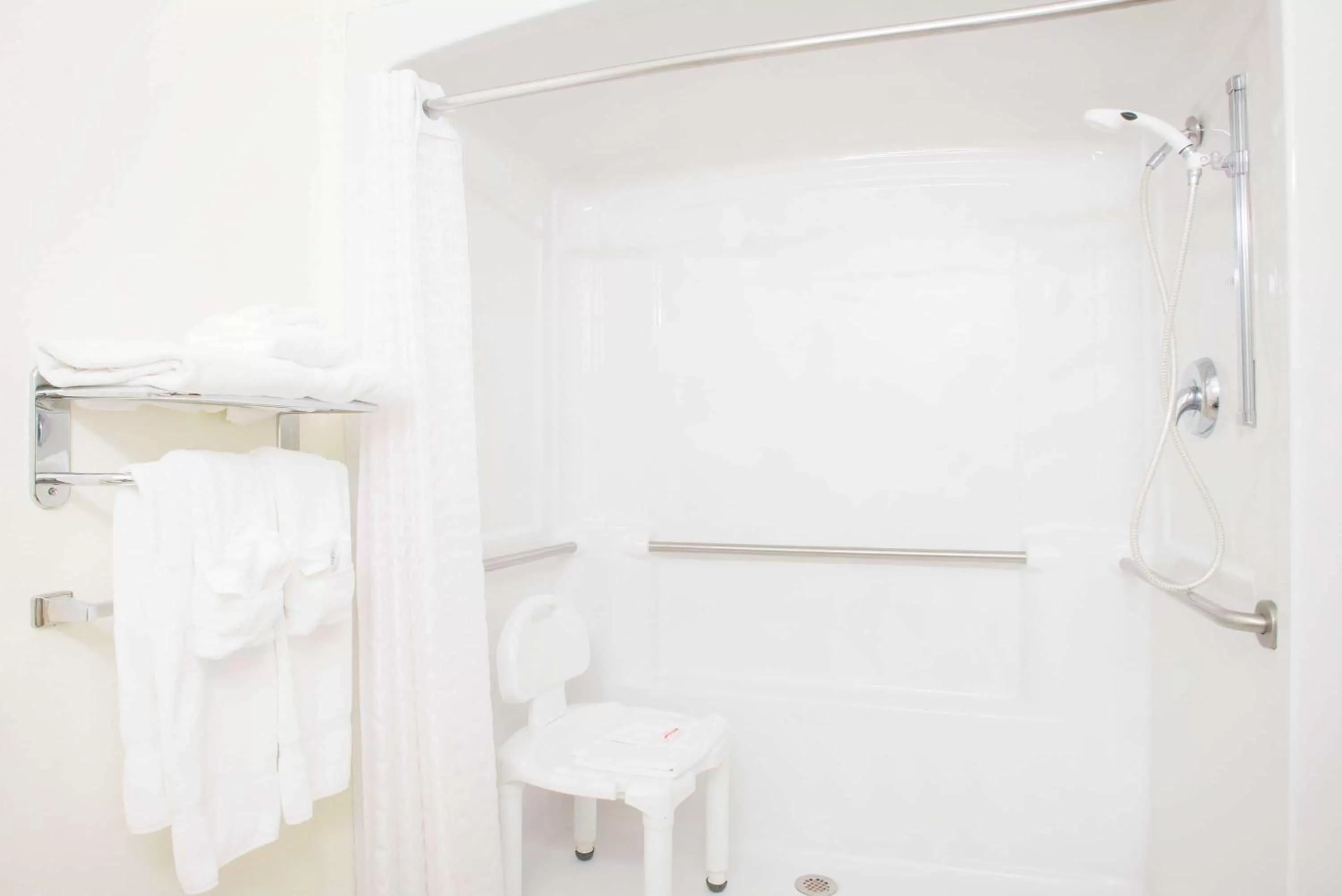 Shower in Microtel Inn & Suites by Wyndham Plattsburgh