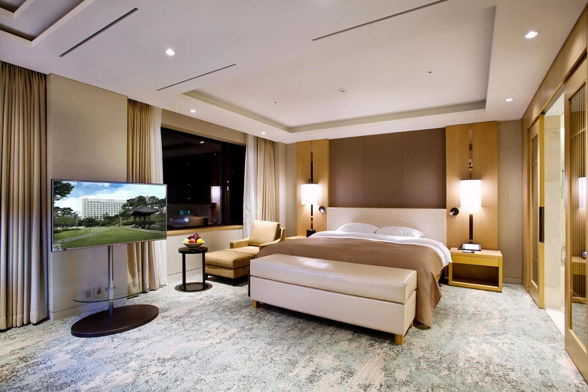 Bedroom, Bed in Hotel Hyundai by Lahan Ulsan