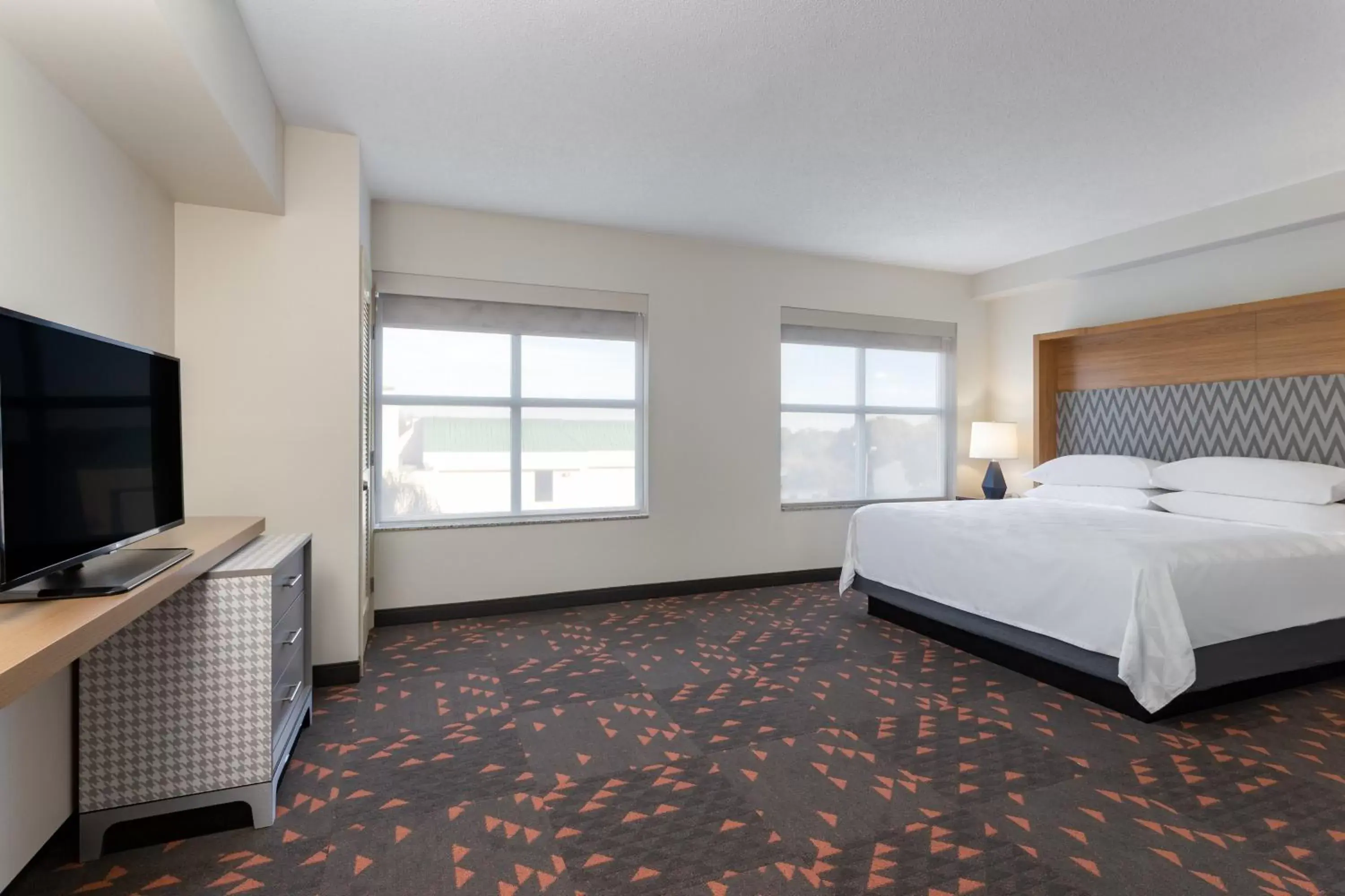 Photo of the whole room, Bed in Holiday Inn Winter Haven, an IHG Hotel