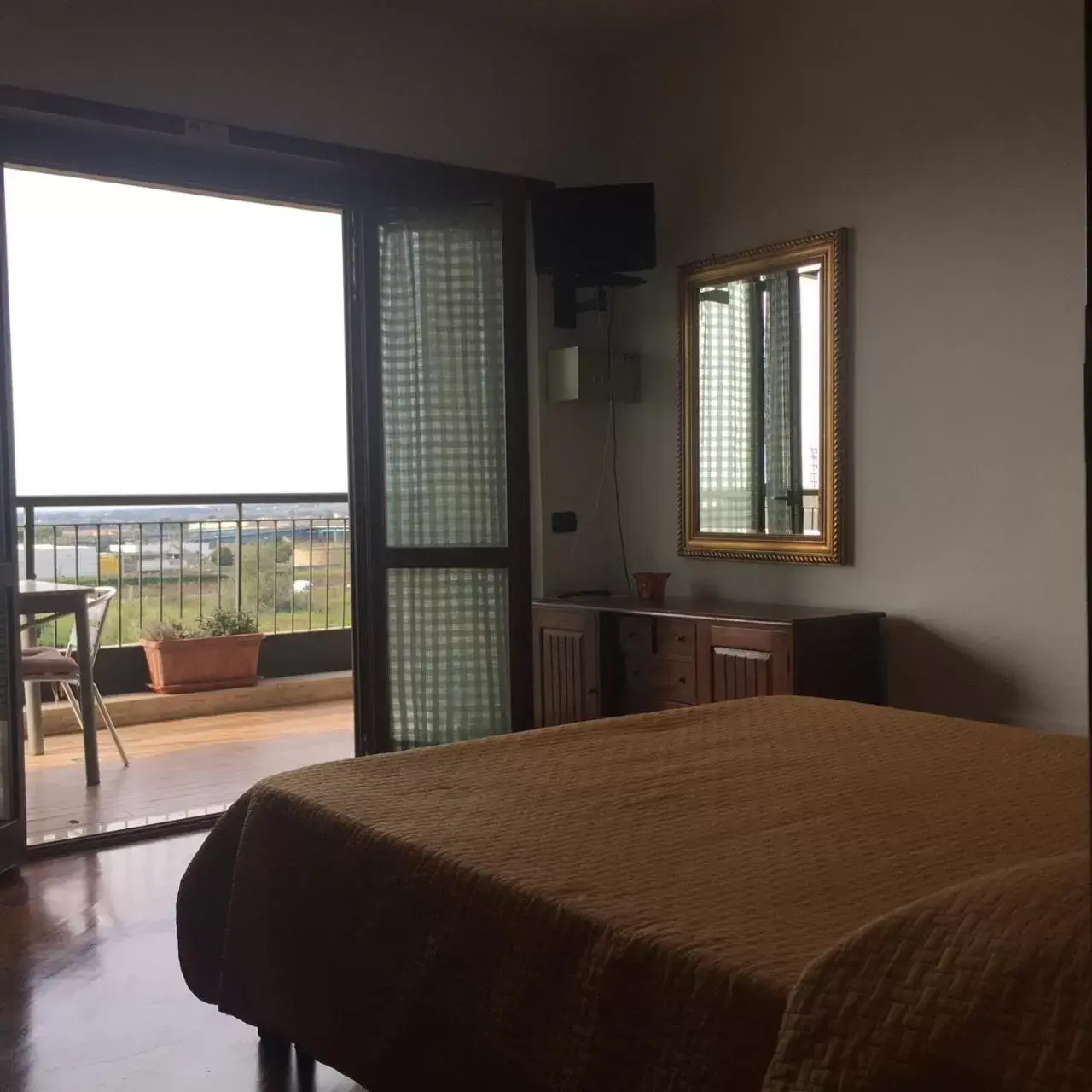 View (from property/room), Bed in bb Nuova Fiera di Roma