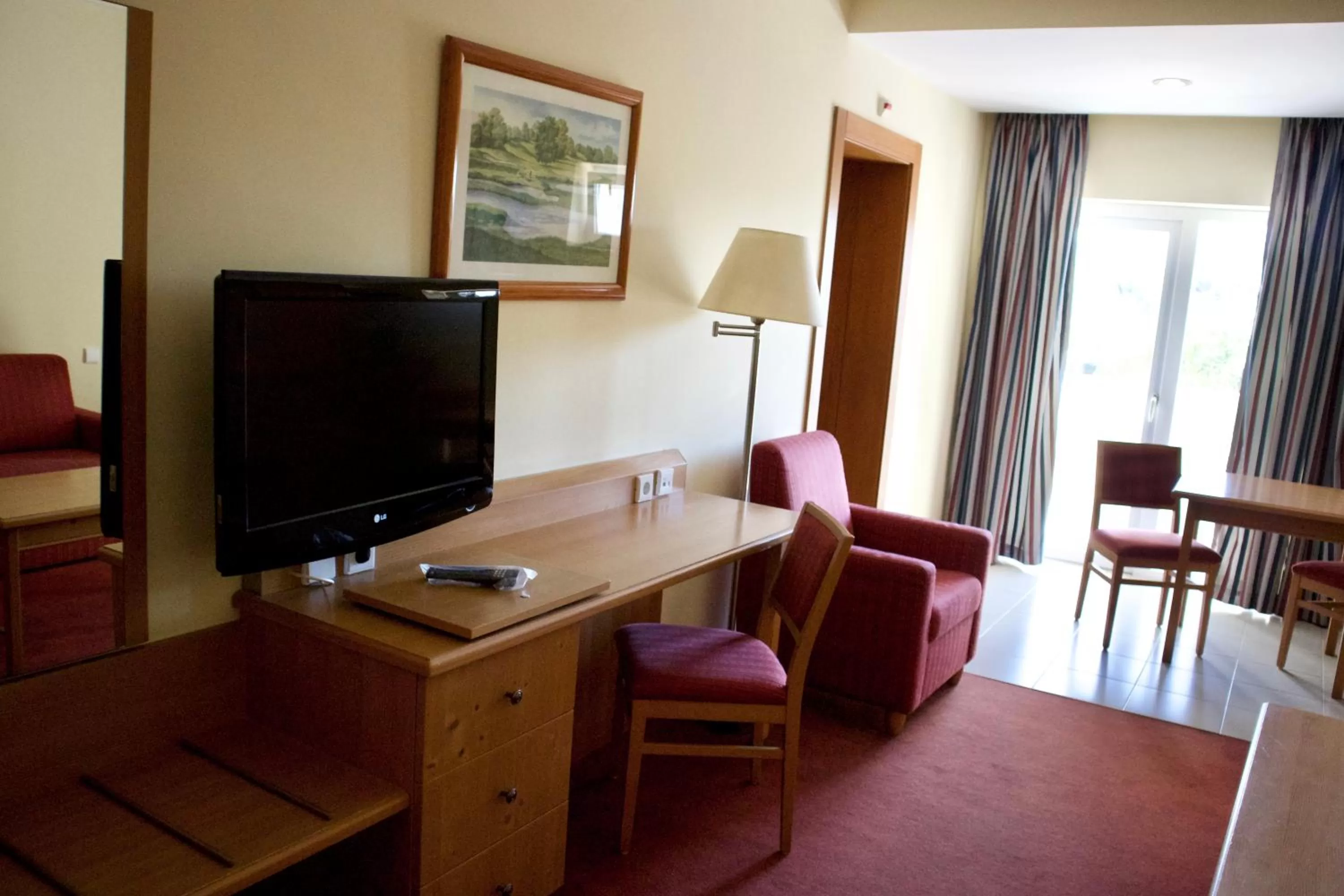 TV and multimedia in Amazonia Palmela Apartamentos Turisticos