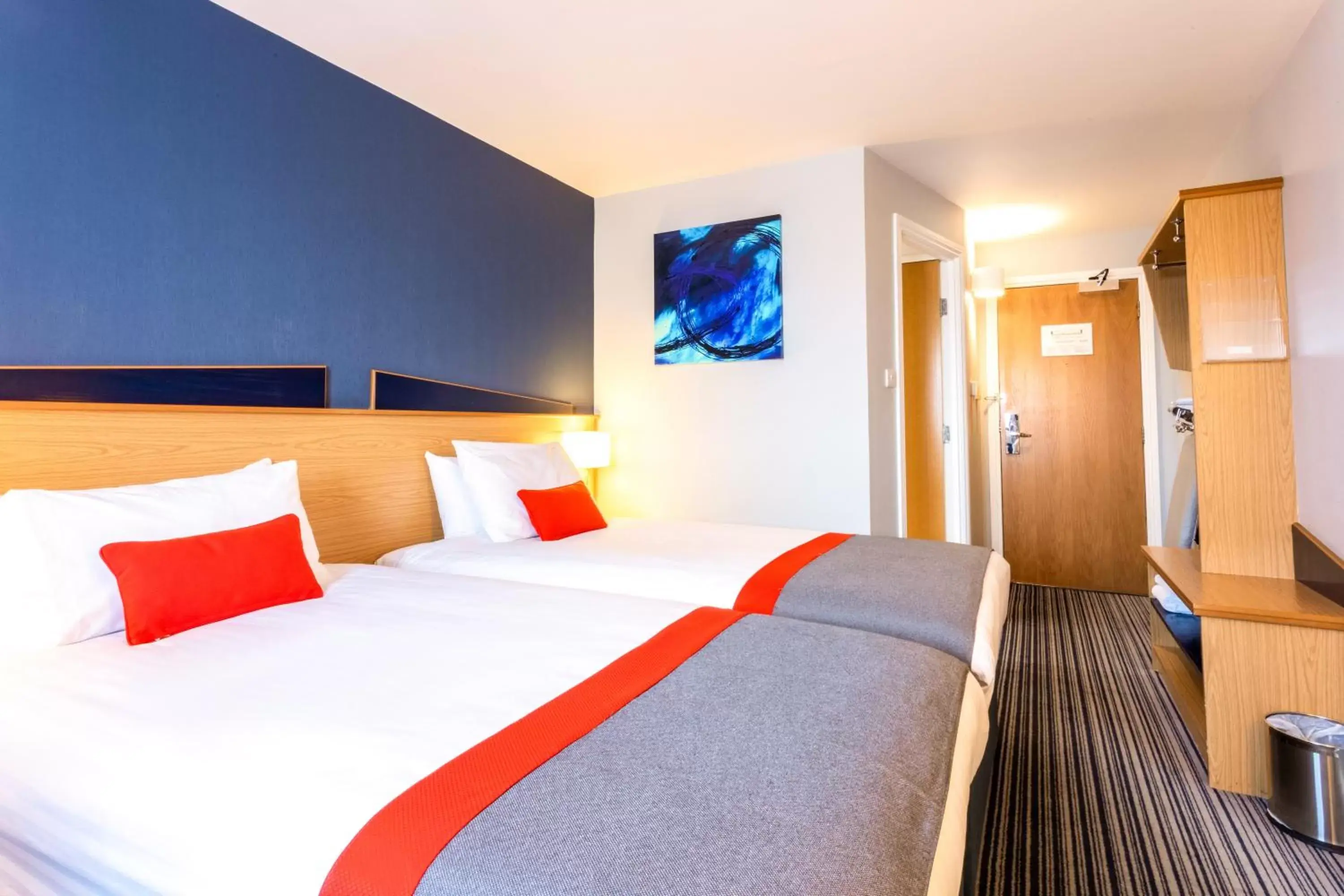 Photo of the whole room, Bed in Holiday Inn Express Perth, an IHG Hotel