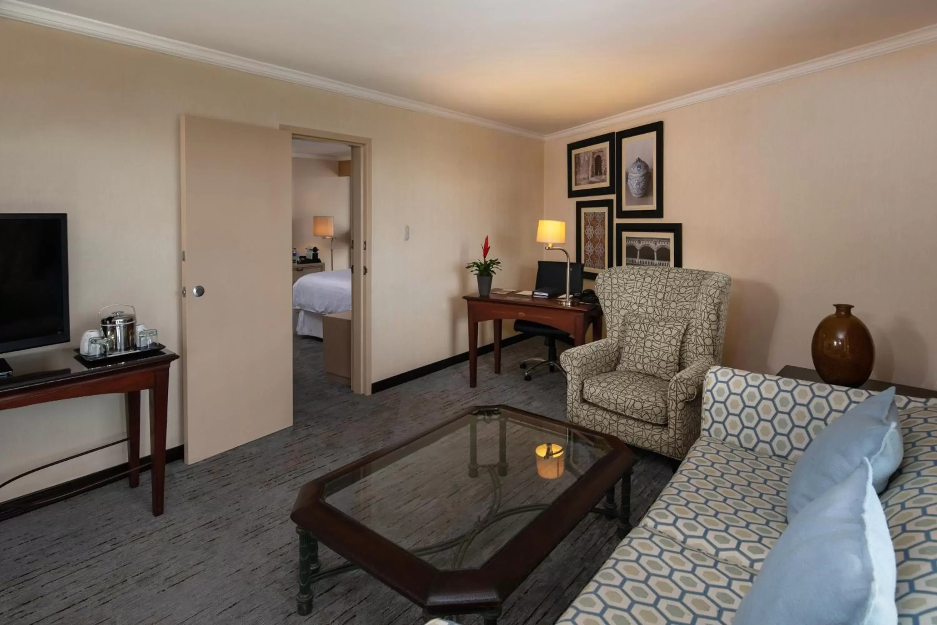 Living room, Seating Area in Sheraton Santo Domingo