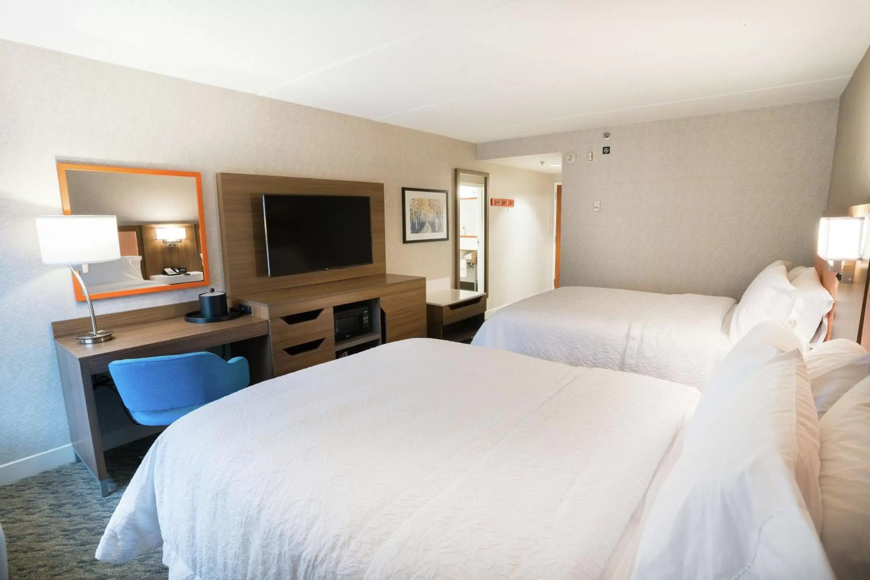 Bedroom, Bed in Hampton Inn Clarks Summit