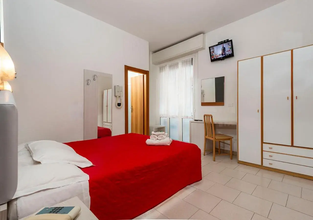 Bedroom, Bed in Hotel Petrarca