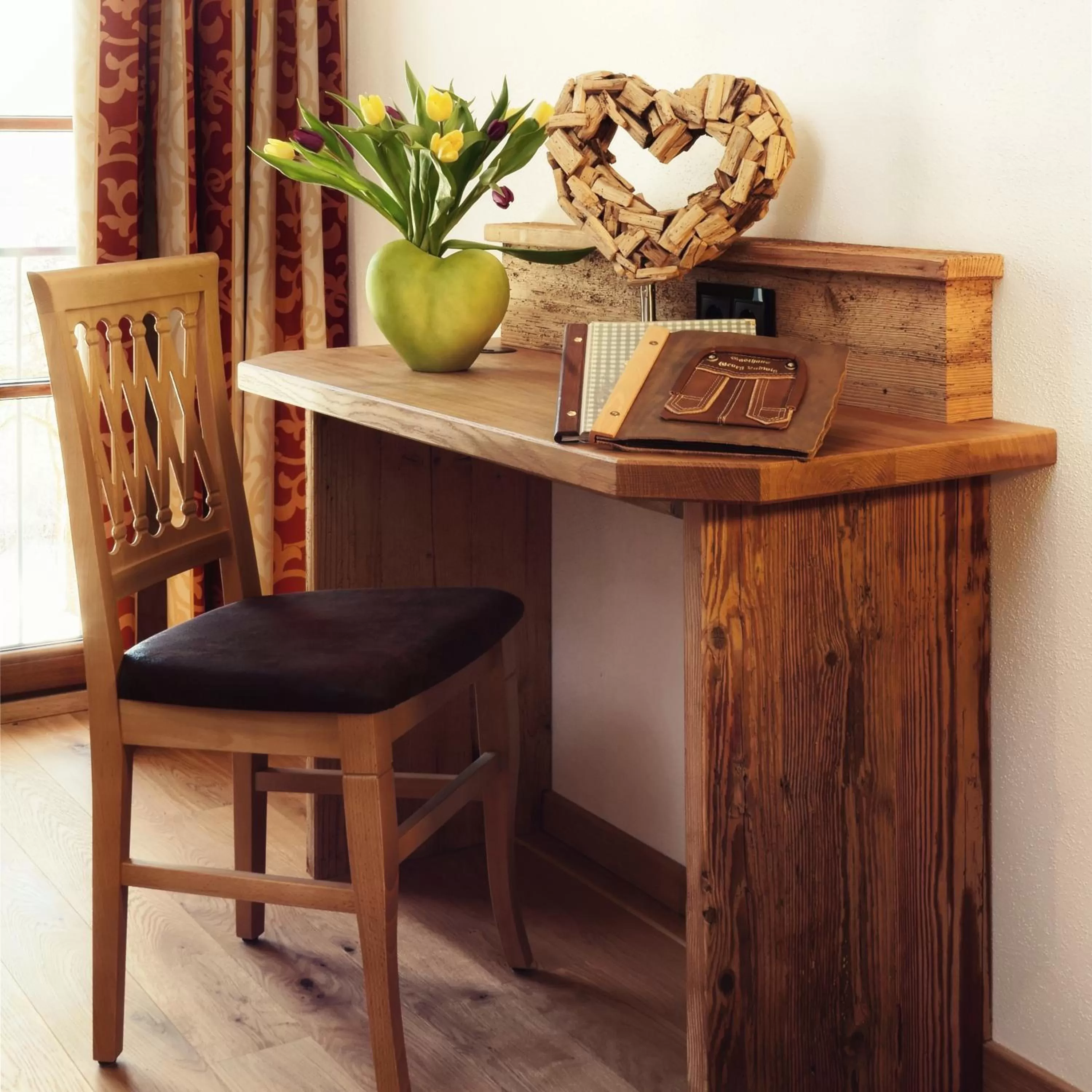 Decorative detail in Gasthaus Georg Ludwig Maising