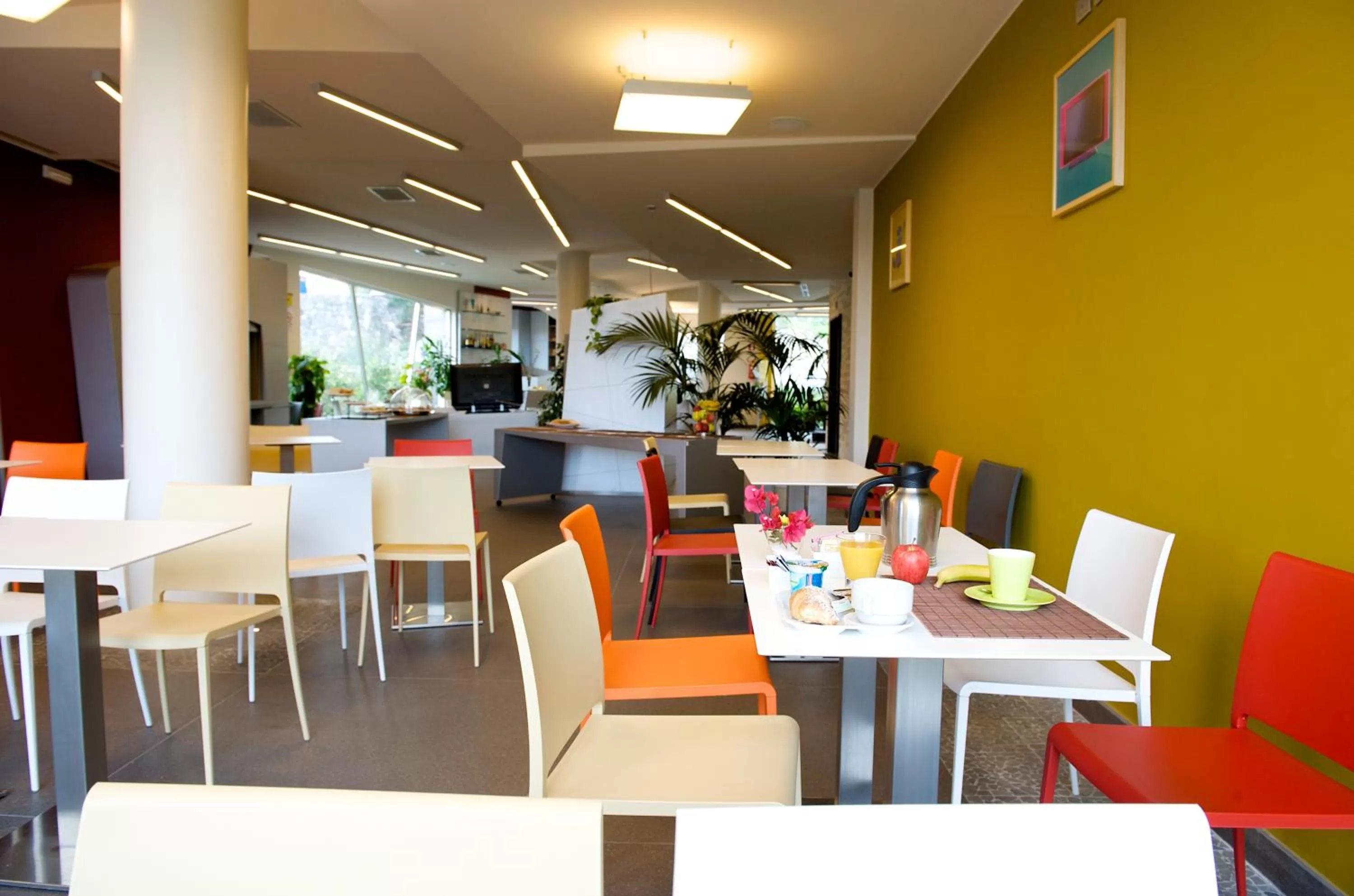 Restaurant/places to eat in ibis Styles Catania Acireale