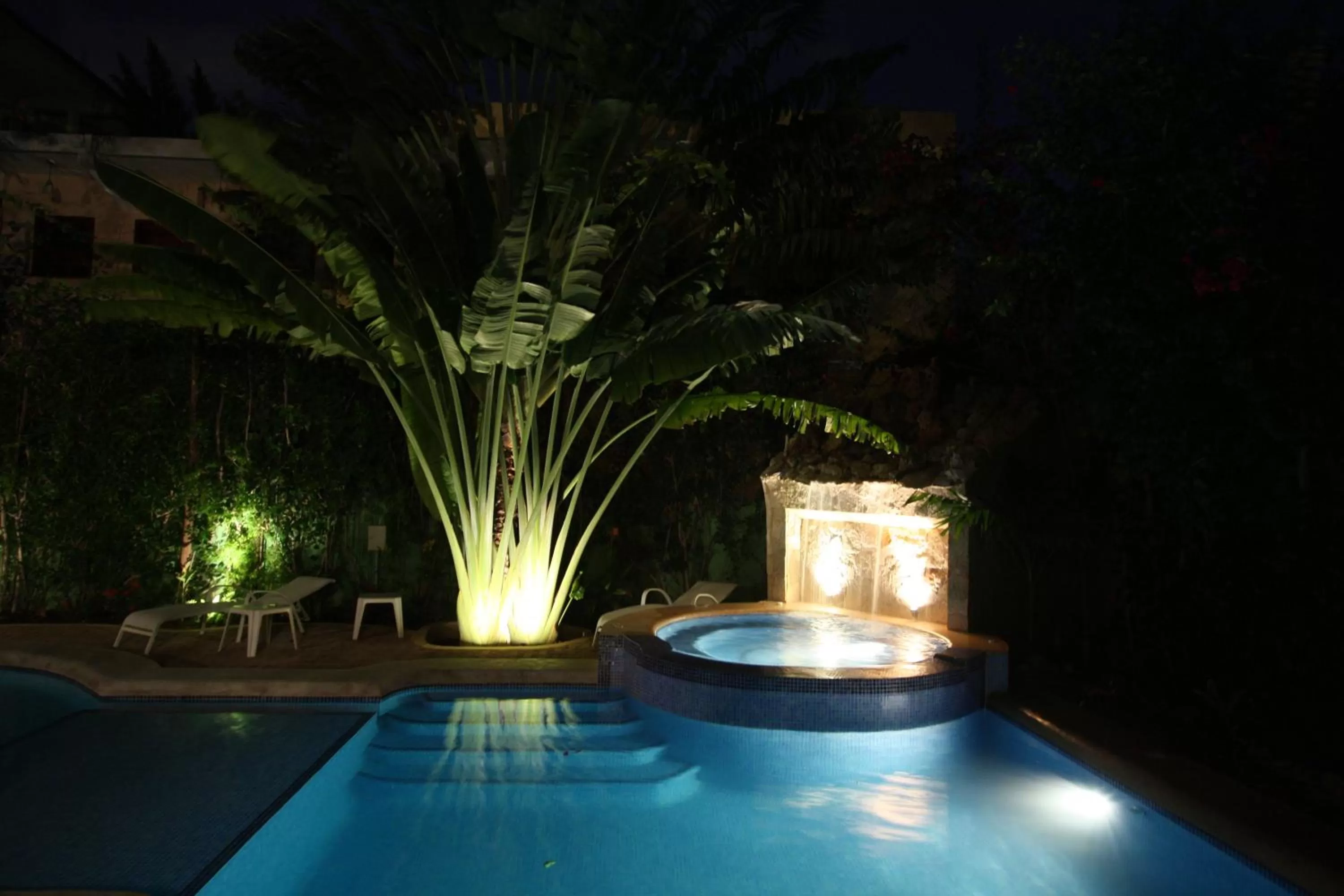 Swimming pool in Hotel LunaSol