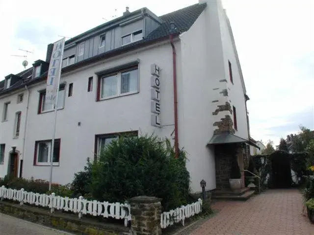 Facade/entrance, Property Building in Haus Mooren, Hotel Garni