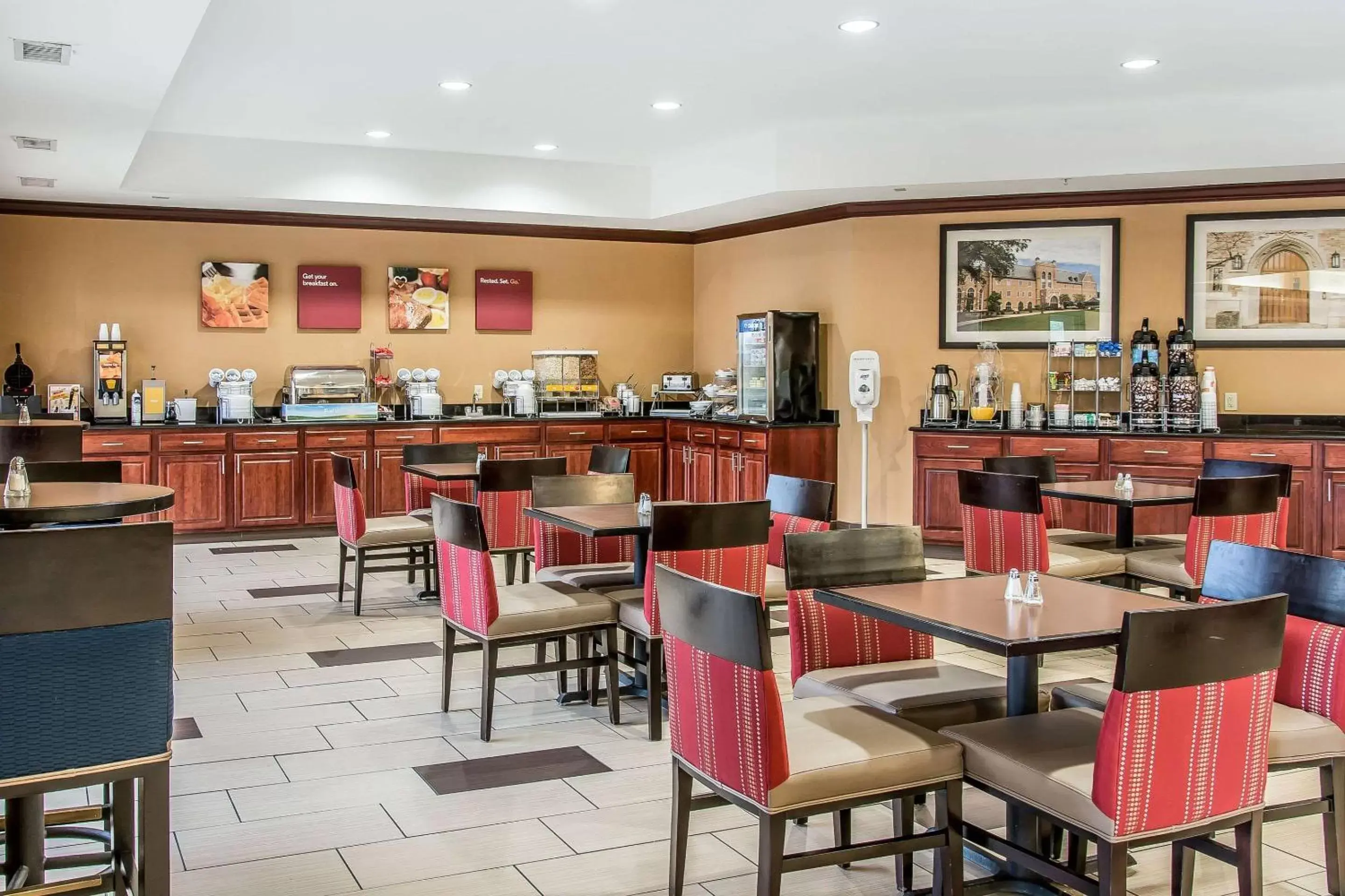 Restaurant/Places to Eat in Comfort Suites South Bend Near Casino