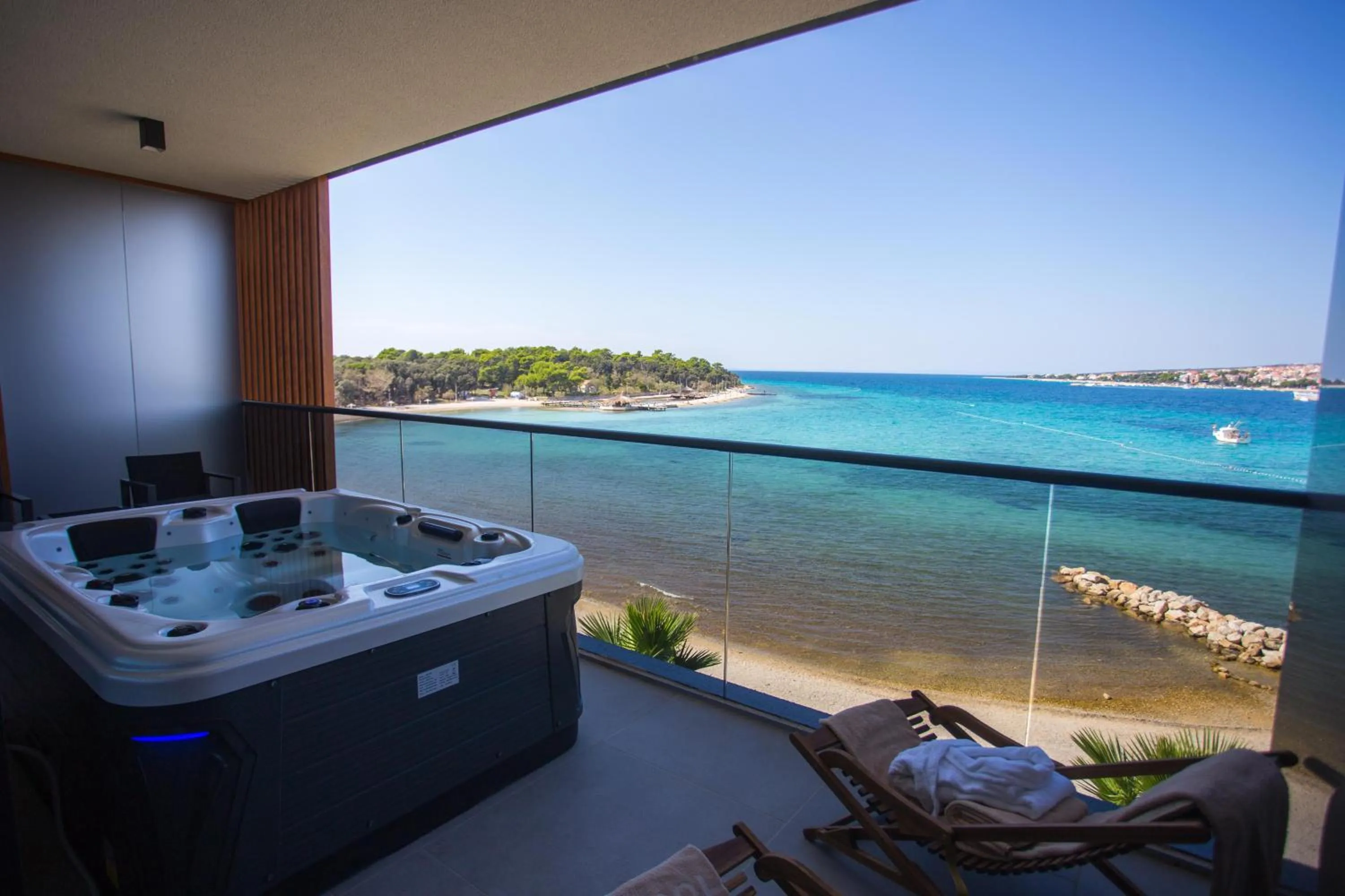 Hot Tub in LIBERTY PLAZA