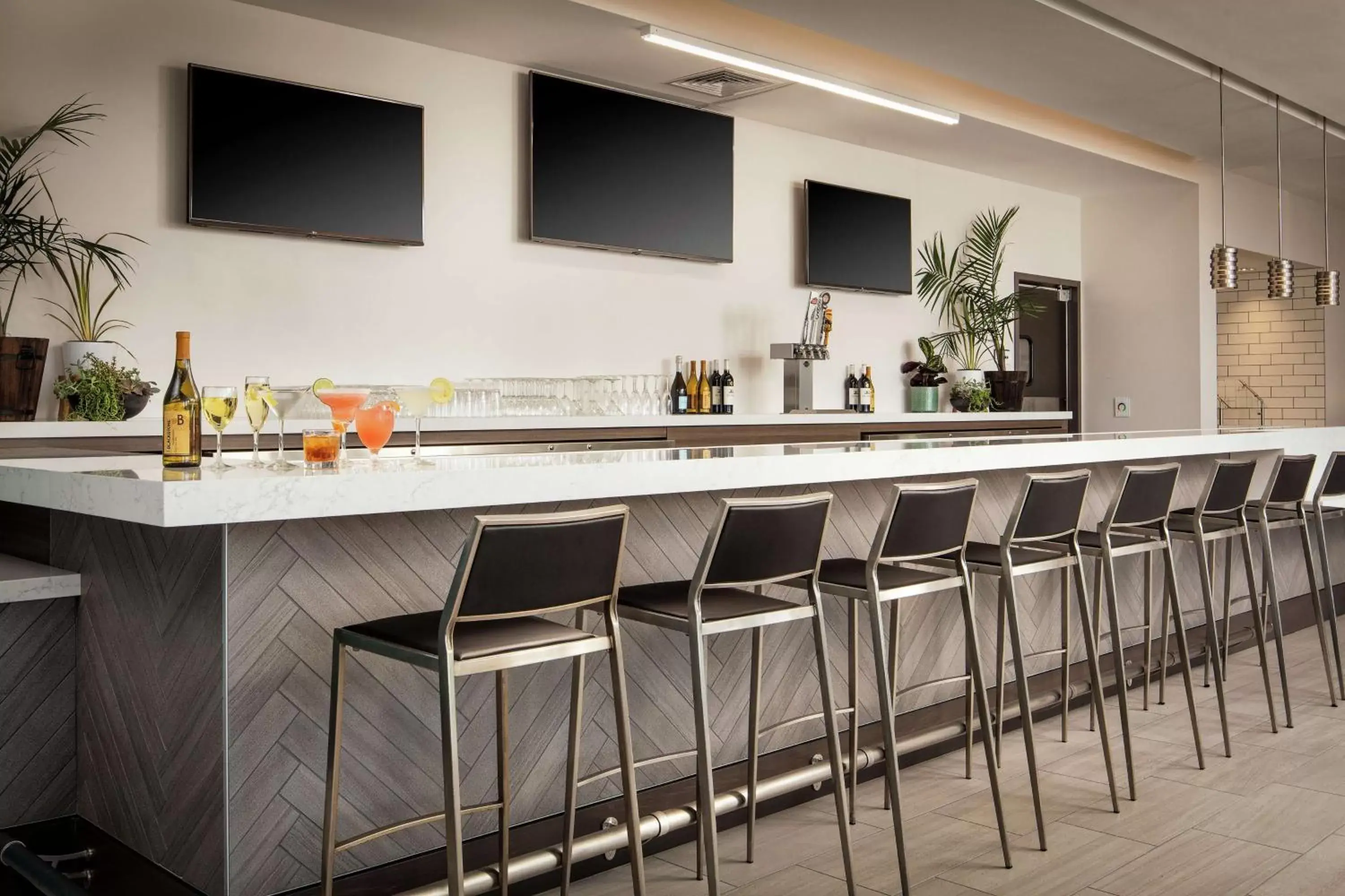 Lounge or bar, Restaurant/Places to Eat in Hilton Garden Inn Sacramento Airport Natomas