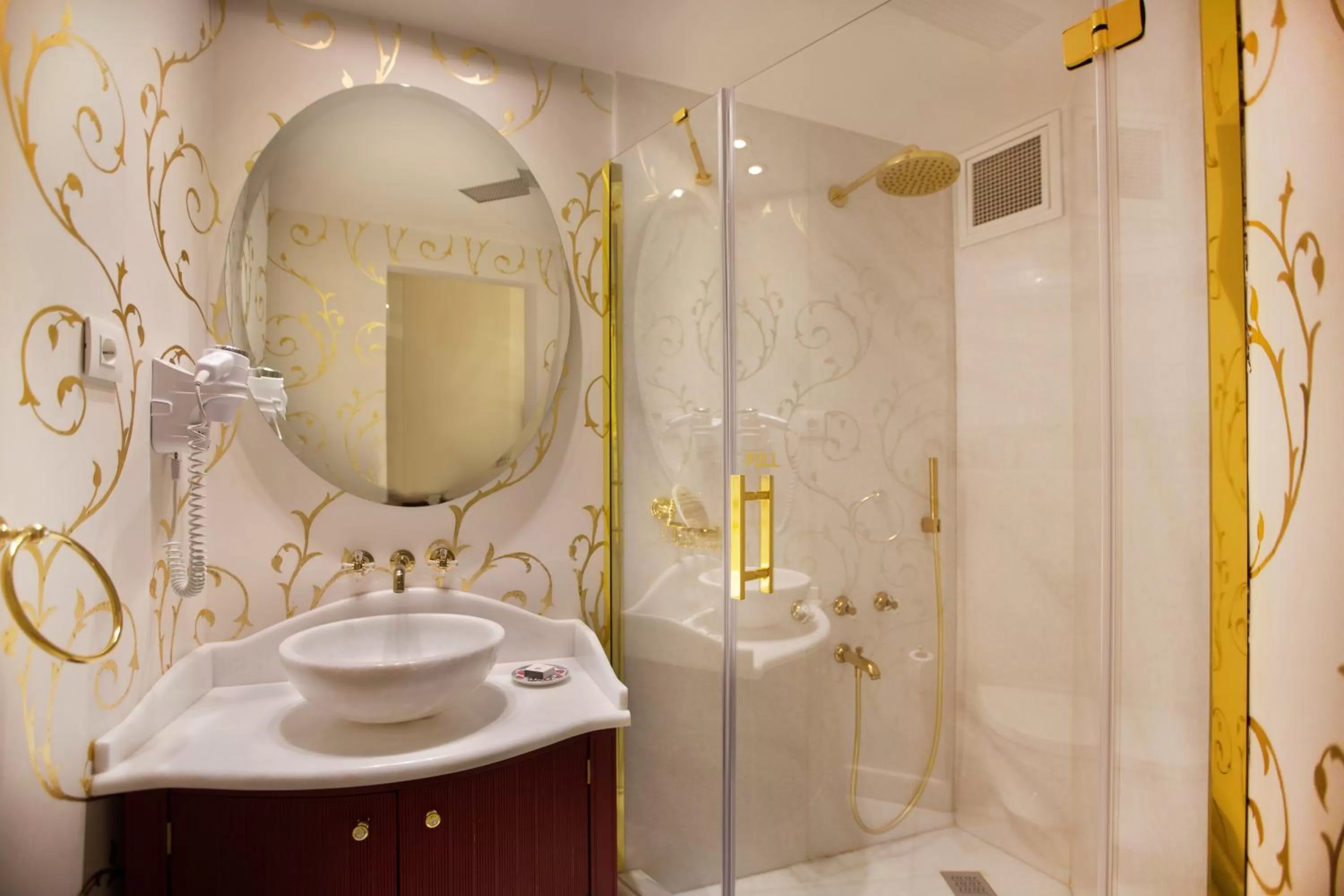 Bathroom in Valide Sultan Konagi