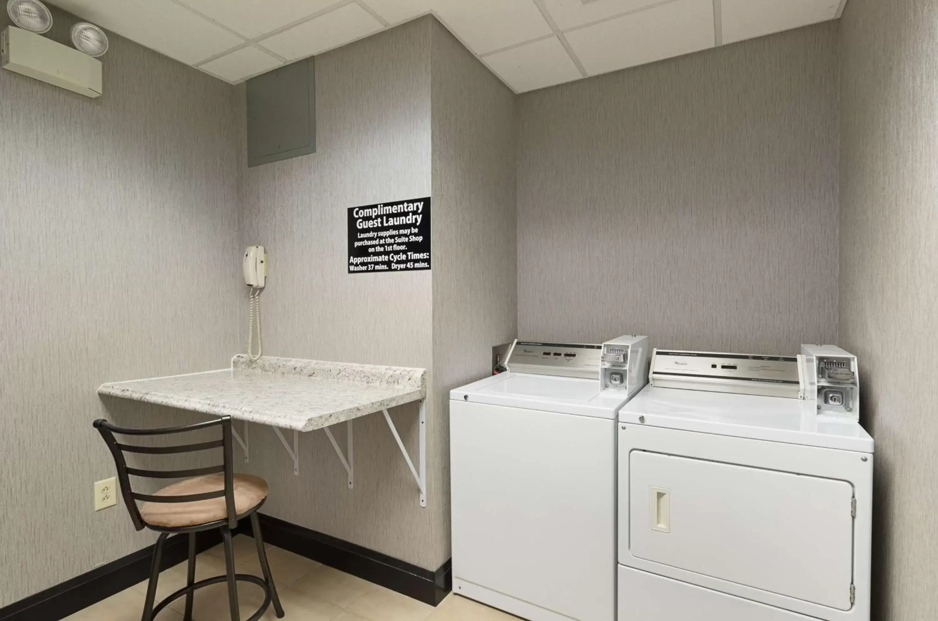 Property building, Kitchen/Kitchenette in Hampton Inn and Suites Indianapolis/Brownsburg