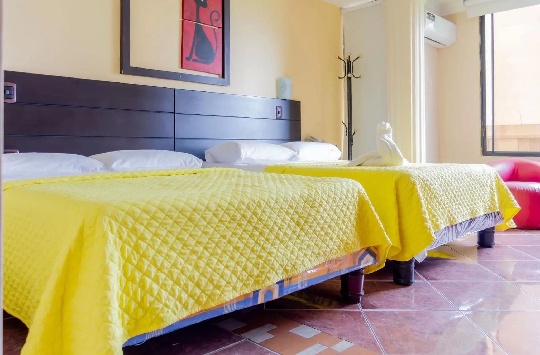 Deluxe Queen Room with Two Queen Beds in Hostal Antares Deluxe Queen Room with Two Queen Beds in Hostal Antares