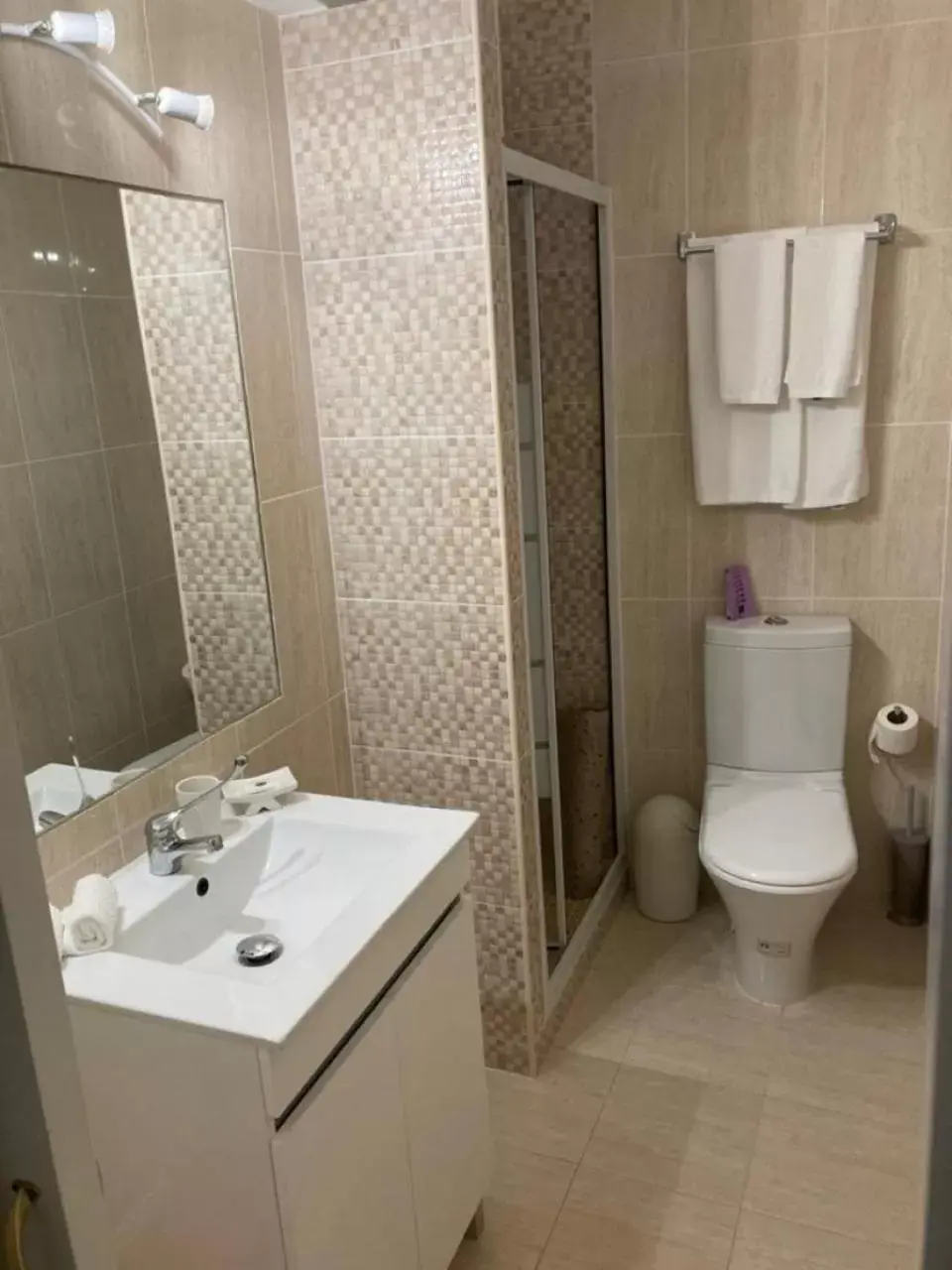 Shower, Bathroom in Apartamentos Mar-Sol Villas