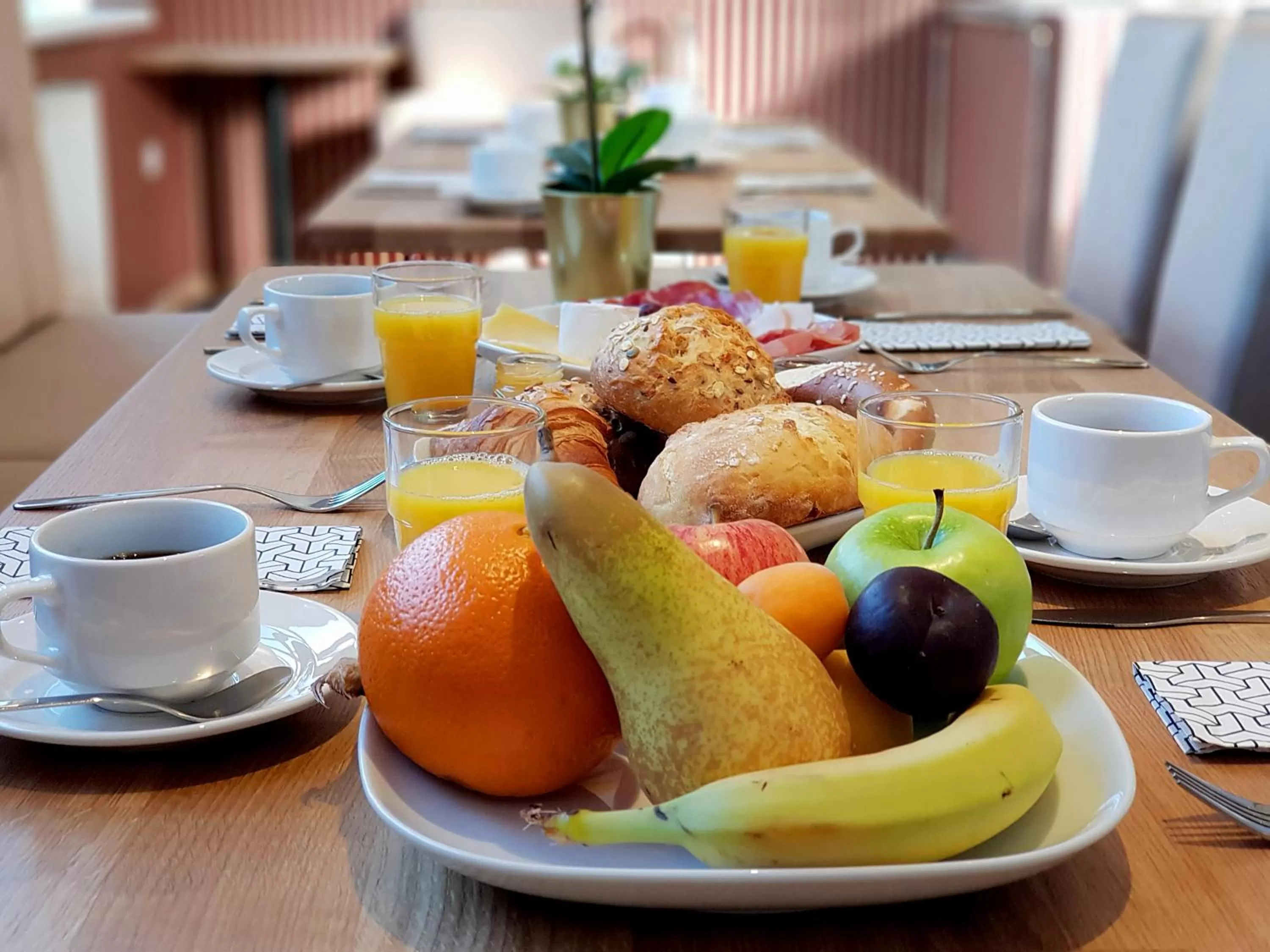 Food and drinks in Hotel Denbu