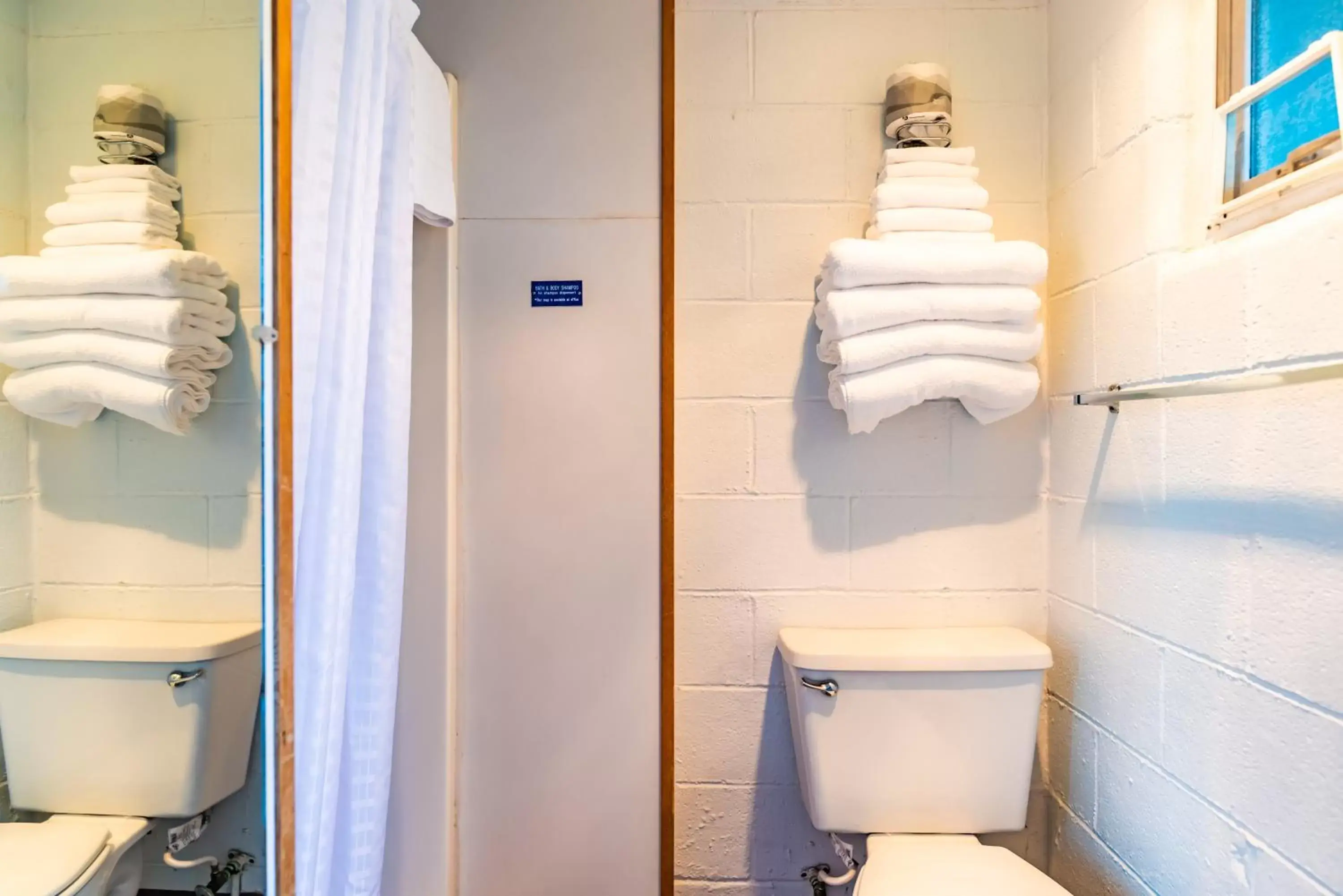 Bathroom in Seagull Beachfront Inn