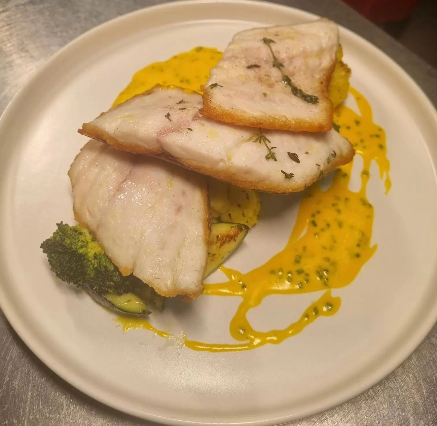 Restaurant/places to eat, Food in Hôtel Restaurant Bellevue