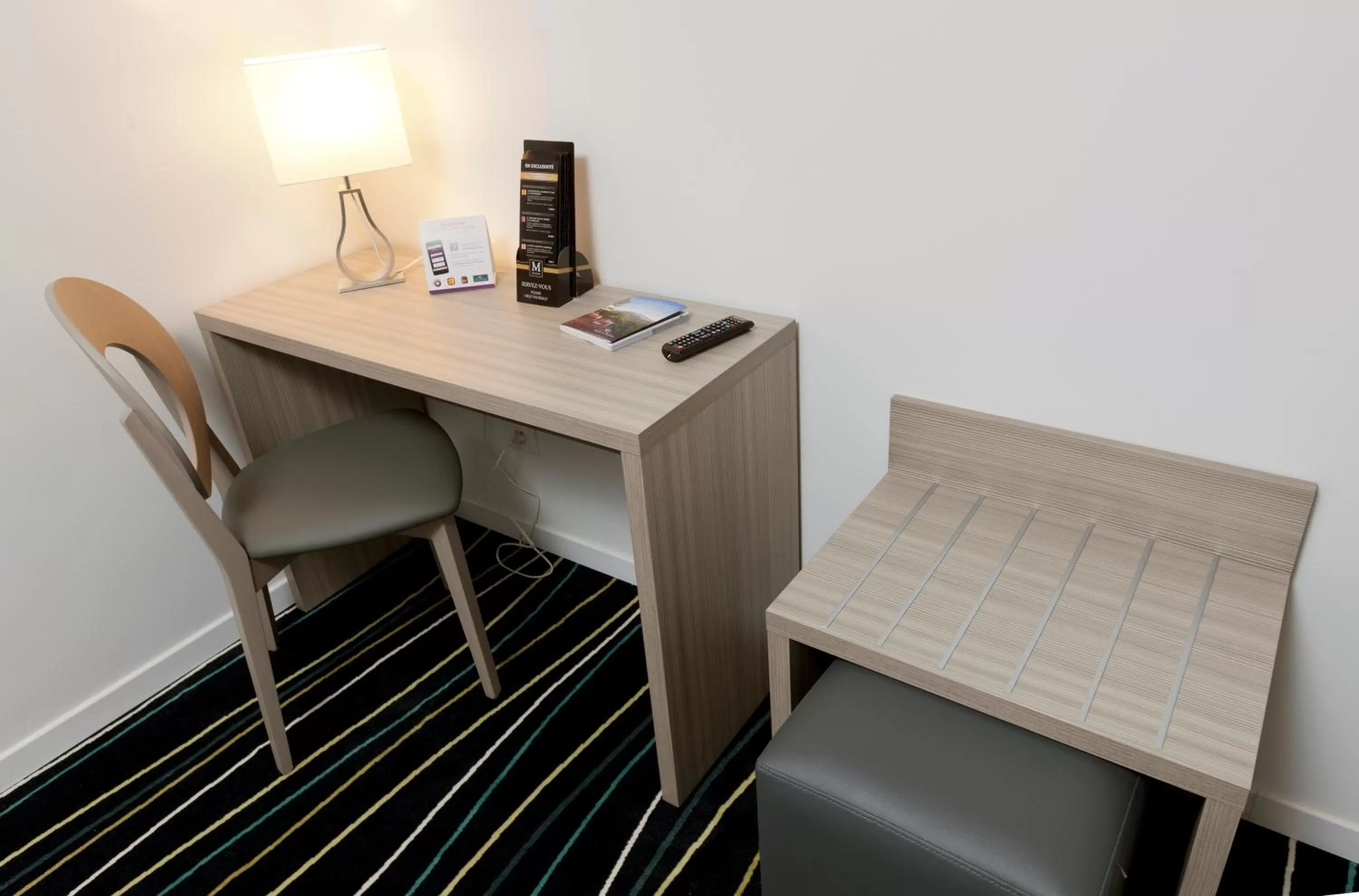 Seating area in The Originals City, Marne-la-Vallée Est, Meaux ,GLASSY HOTEL