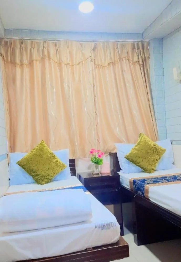 Bed in Toronto Holidays