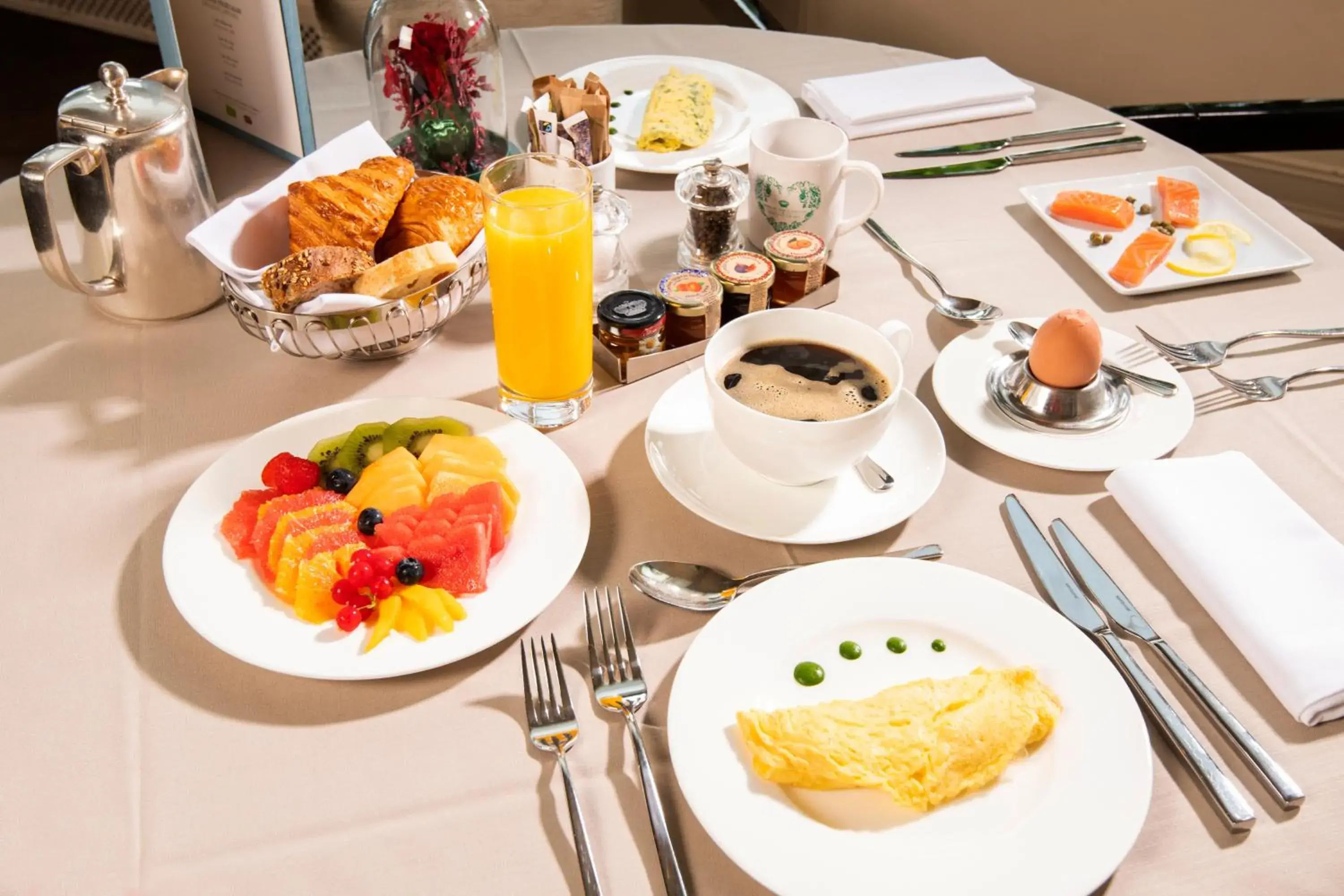 Buffet breakfast, Breakfast in Hotel Des Trois Couronnes & Spa - The Leading Hotels of the World