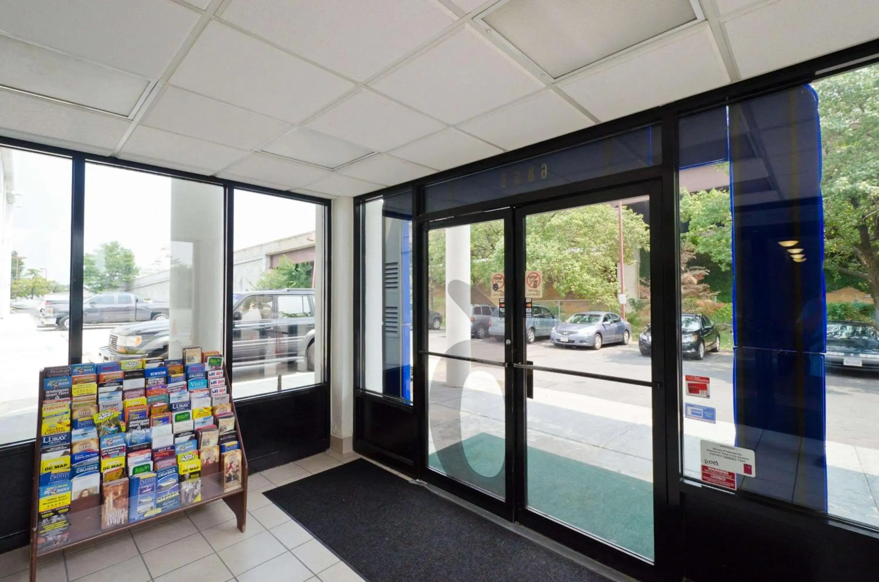 Facade/entrance in Motel 6-Springfield, DC - Washington Southwest