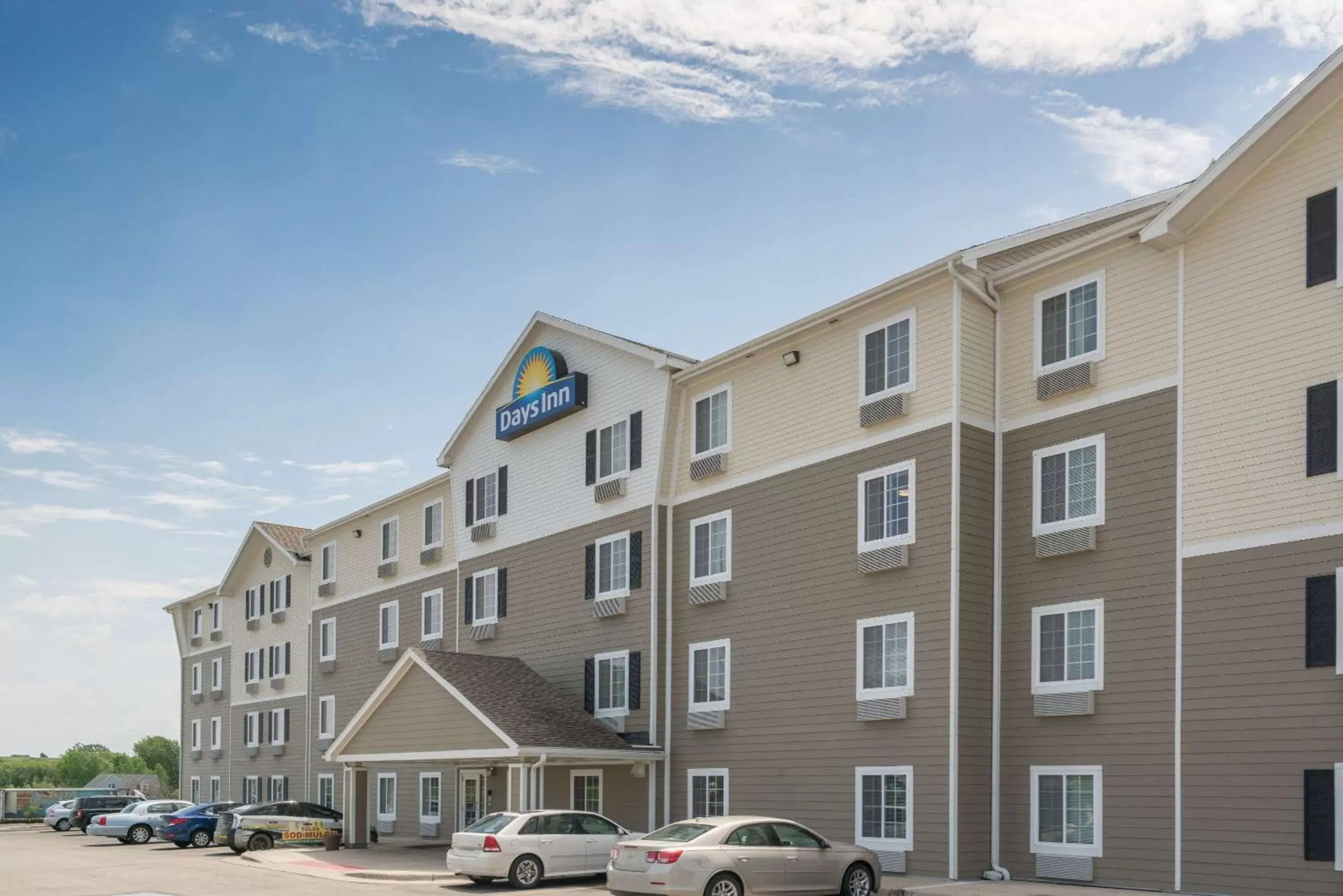 Property Building in Days Inn & Suites by Wyndham Rochester South