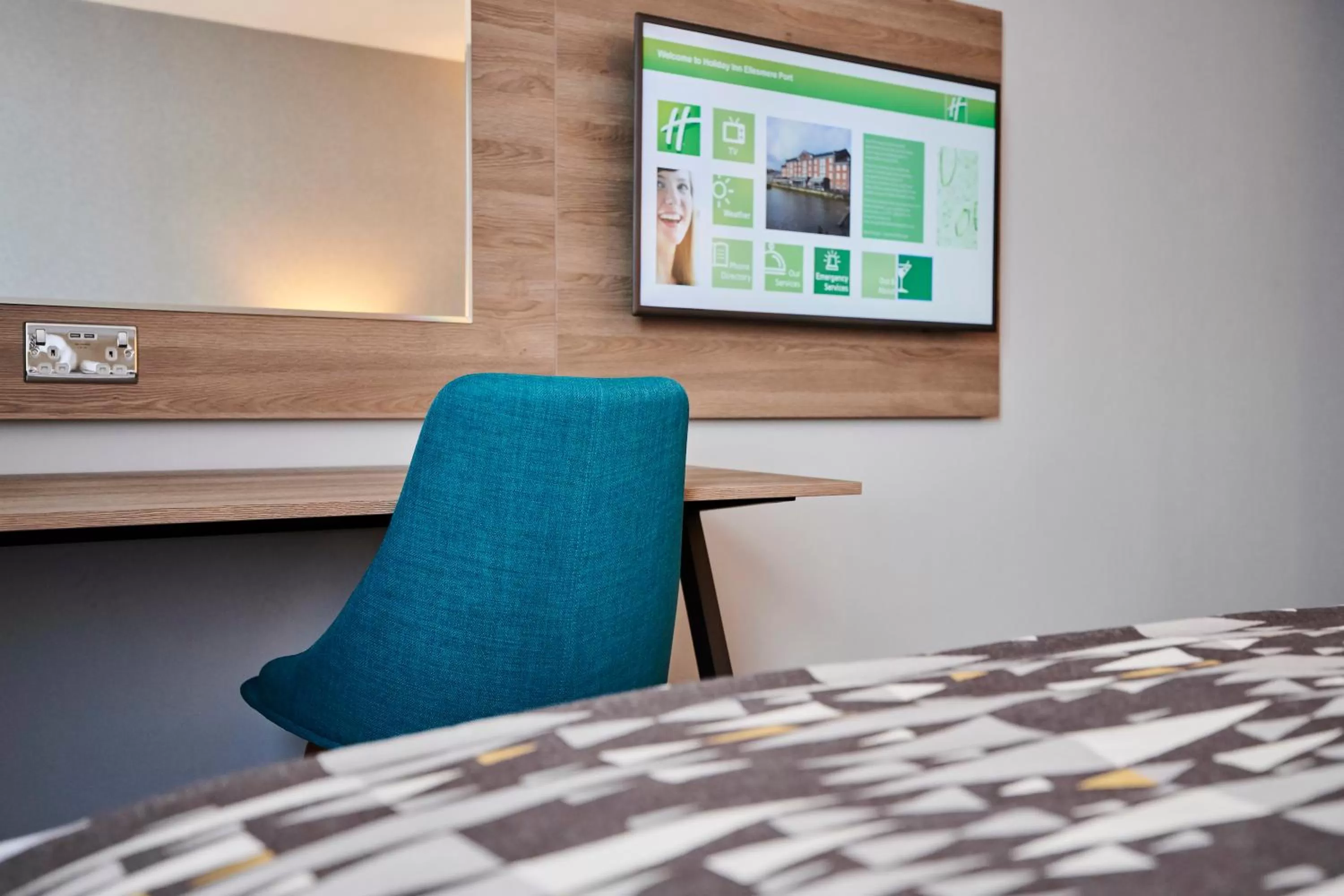 King Feature - Non-Smoking in Holiday Inn Ellesmere Port/Cheshire Oaks by IHG