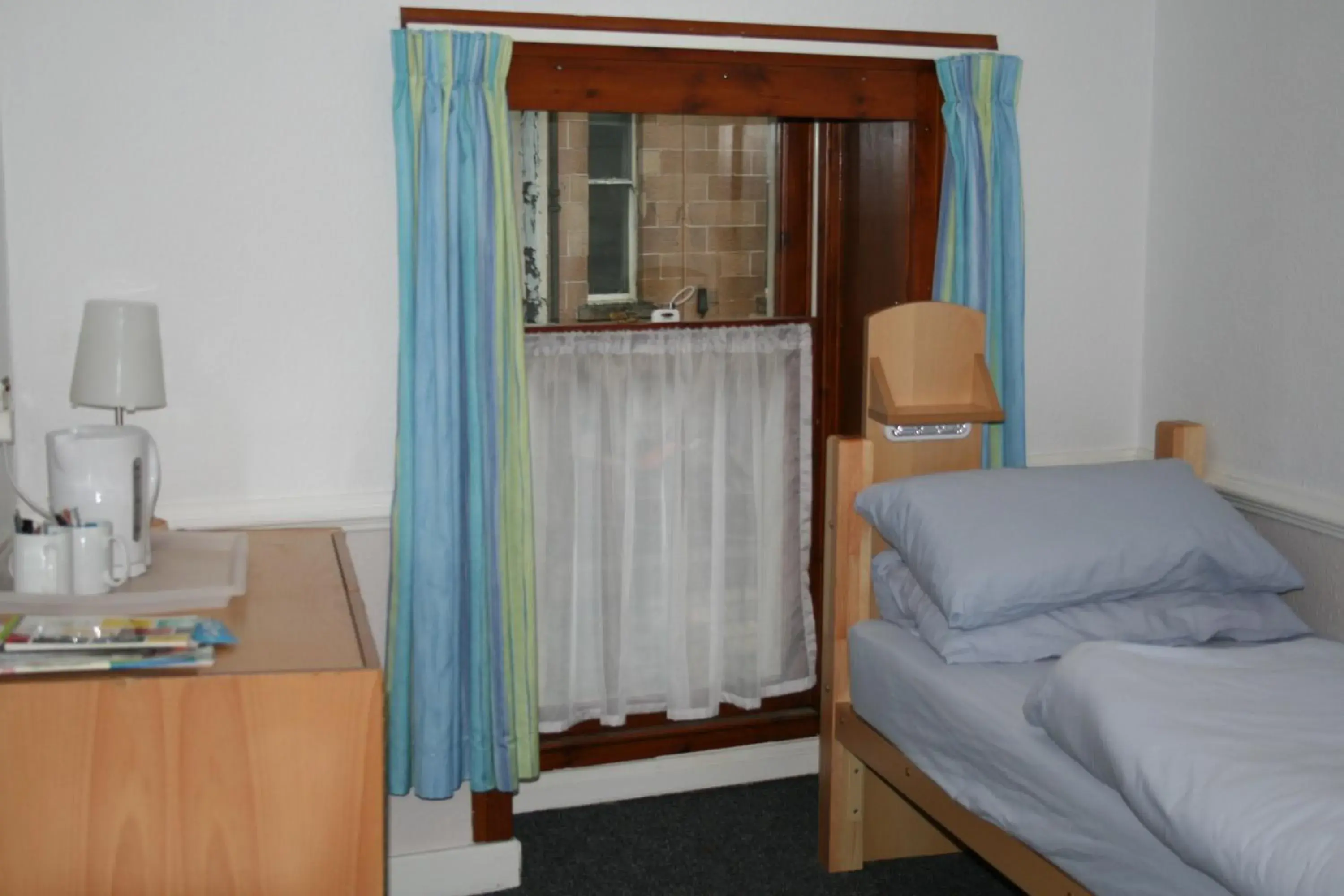 1 Person Private Room Ensuite in Glasgow Youth Hostel