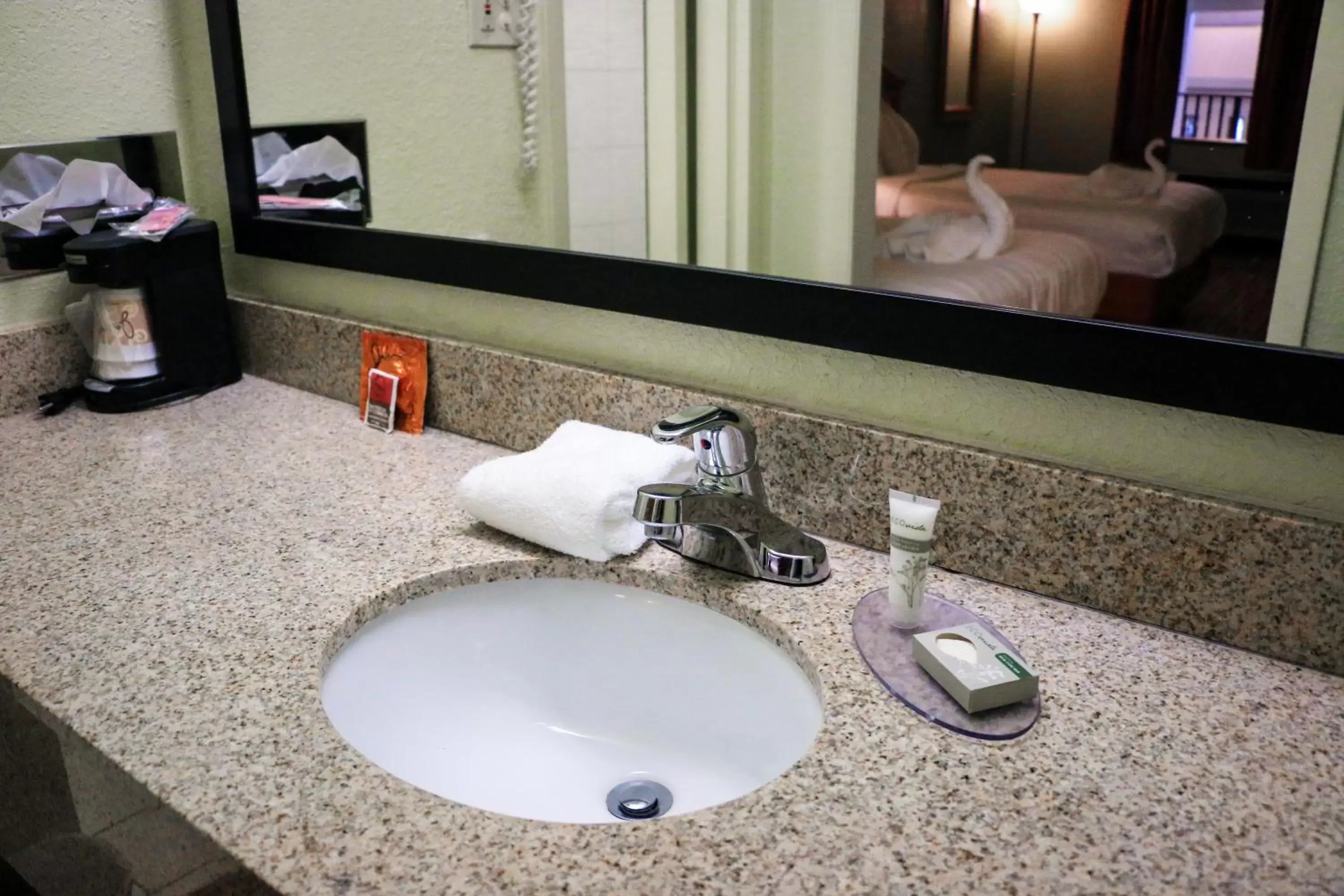 Bathroom in Suite Dreams Hotel