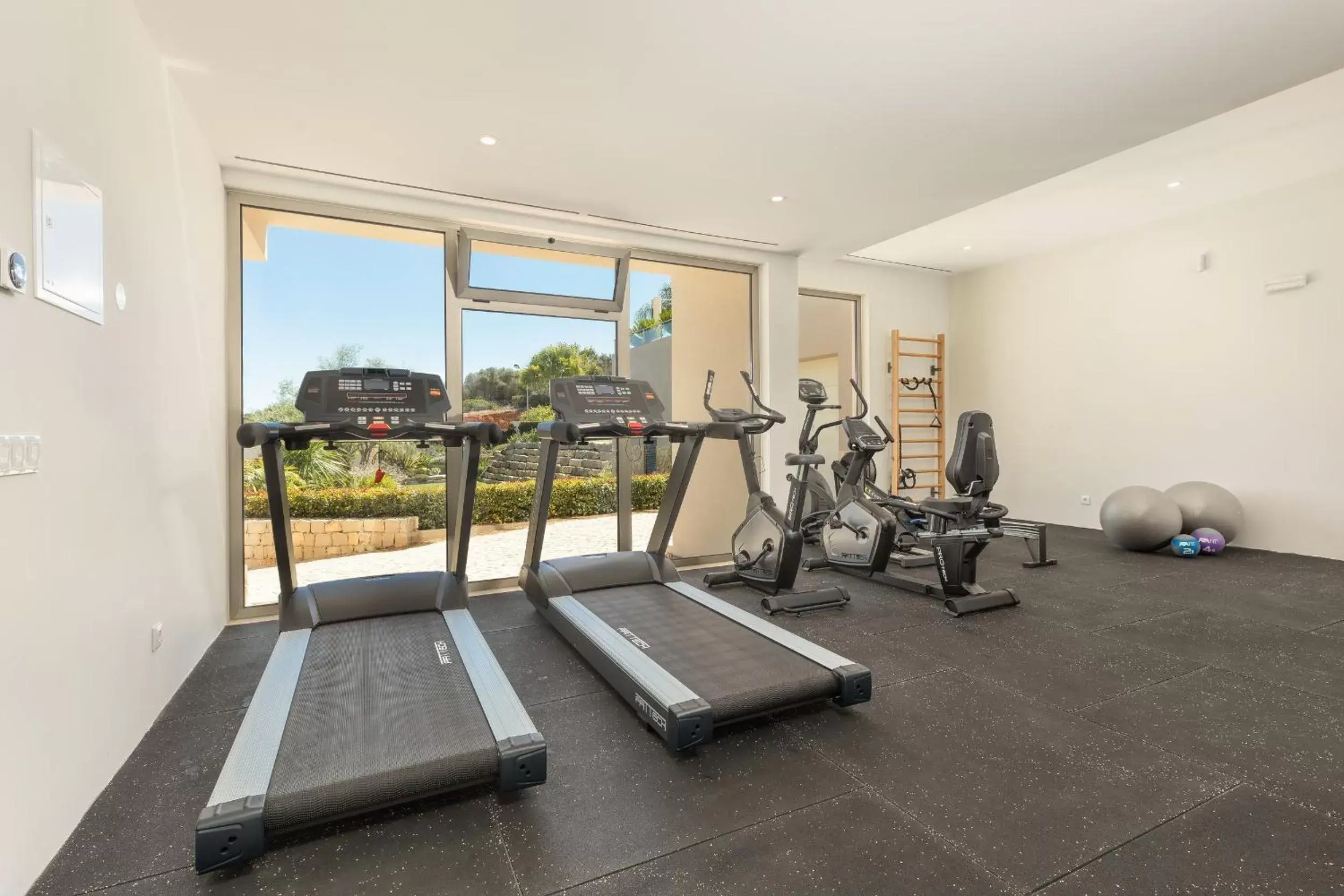 Fitness centre/facilities, Fitness Center/Facilities in Caneiros Luxury House & Suites